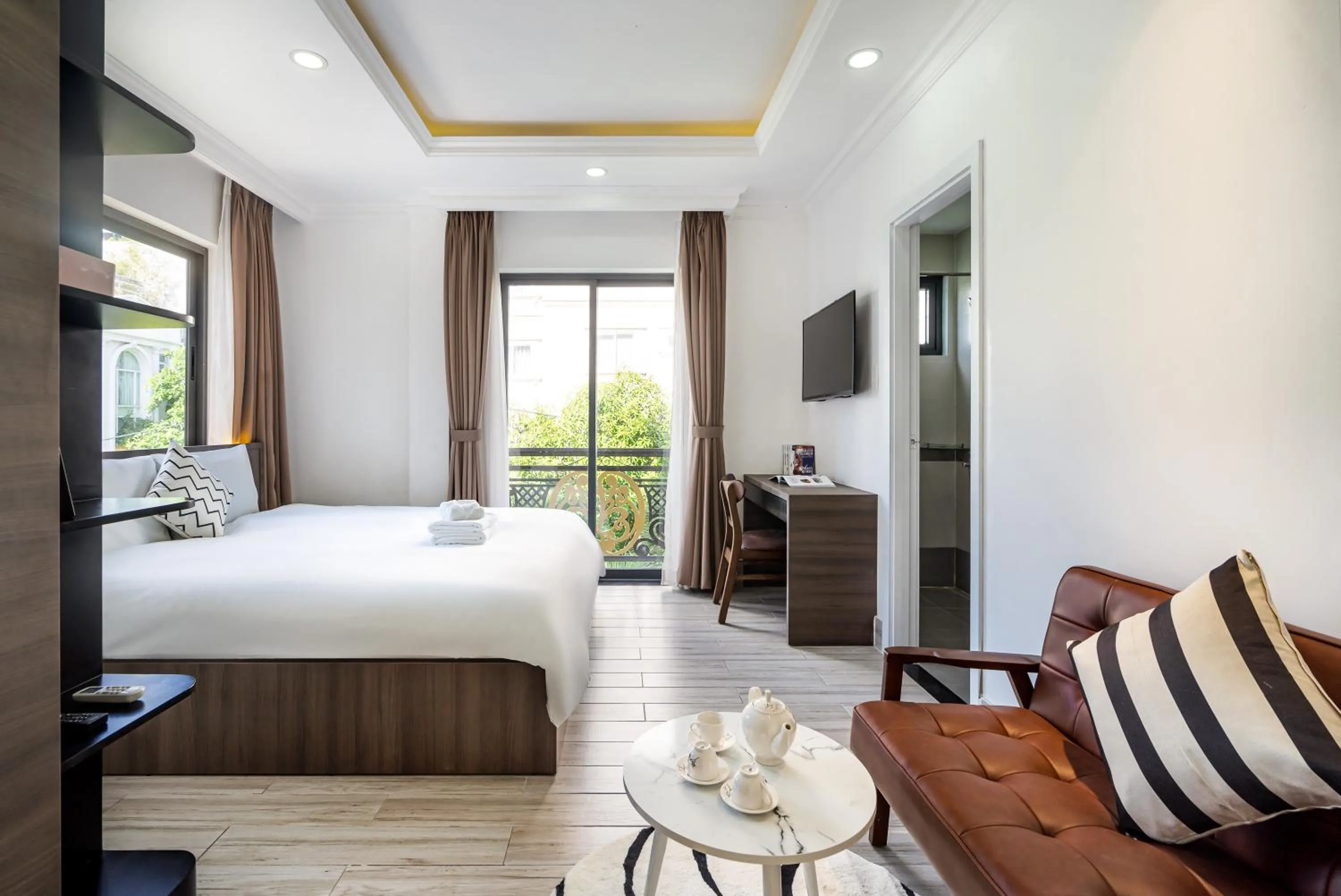 Standard King Room in The Royal LandPark - Phu My Hung