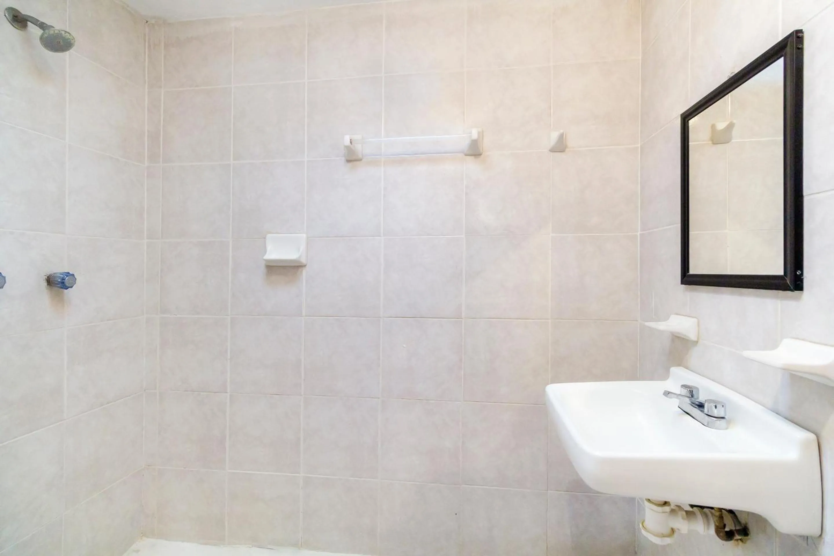 Superior Two Beds in OYO Hotel Las Nubes,Mercado de Dulces y Artesanias Ambar