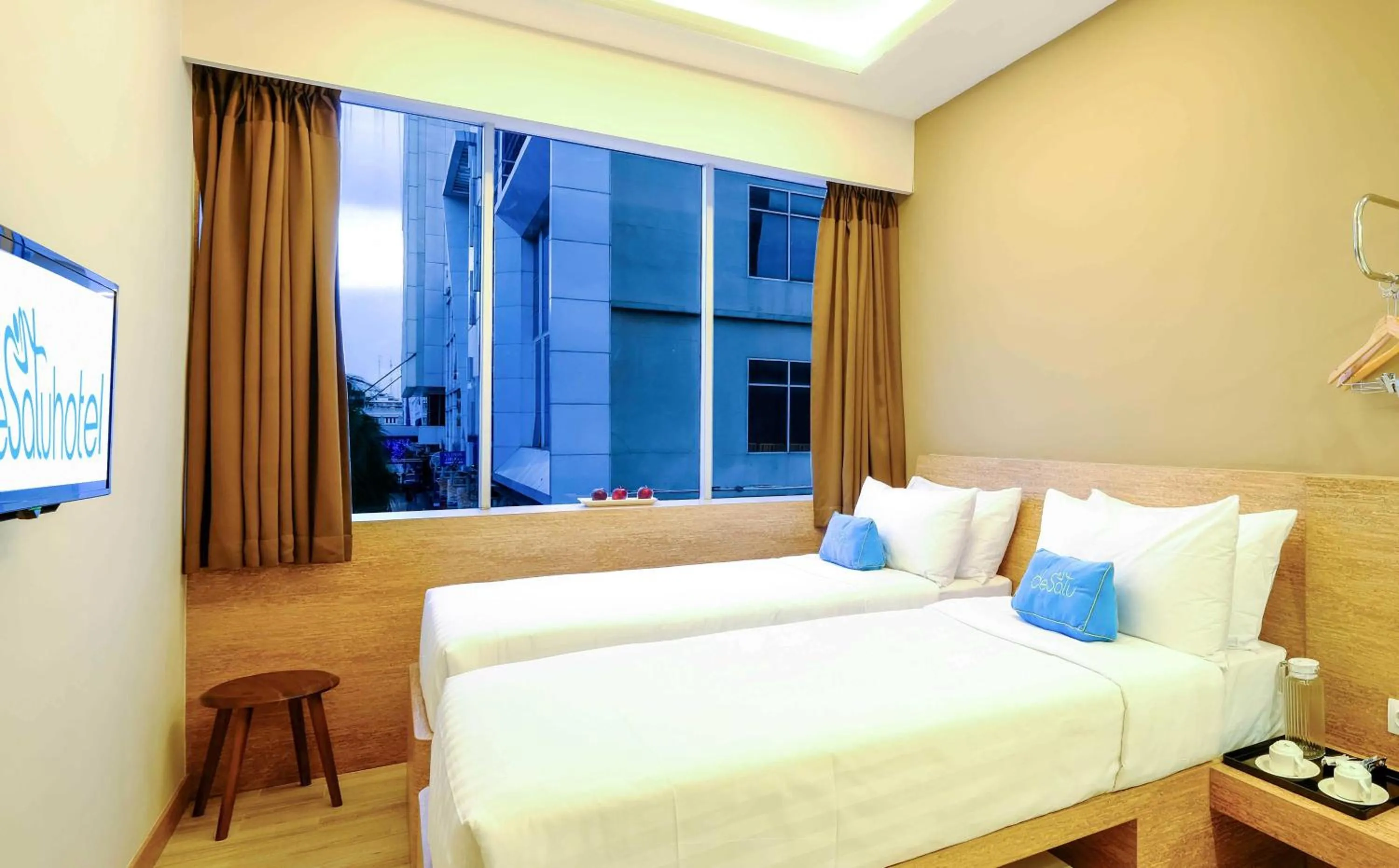 Premium Twin Room in Desatu Hotel