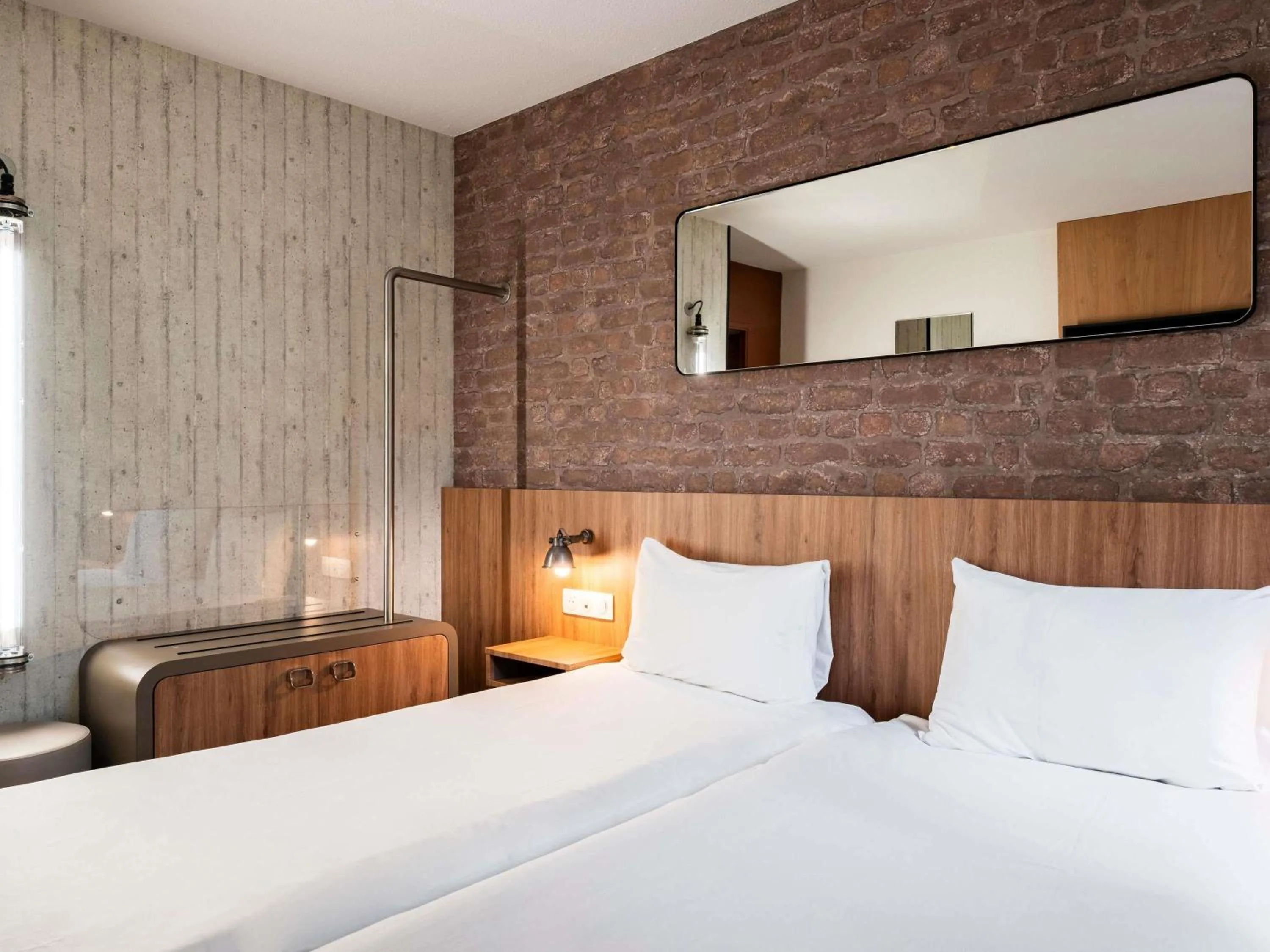 Standard Twin Room in Ibis Styles Lyon Villeurbanne Parc de la Tête d'Or