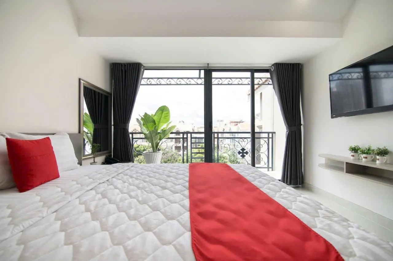 Deluxe Room in Bin Bin Hotel 7 - Near TON DUC THANG University