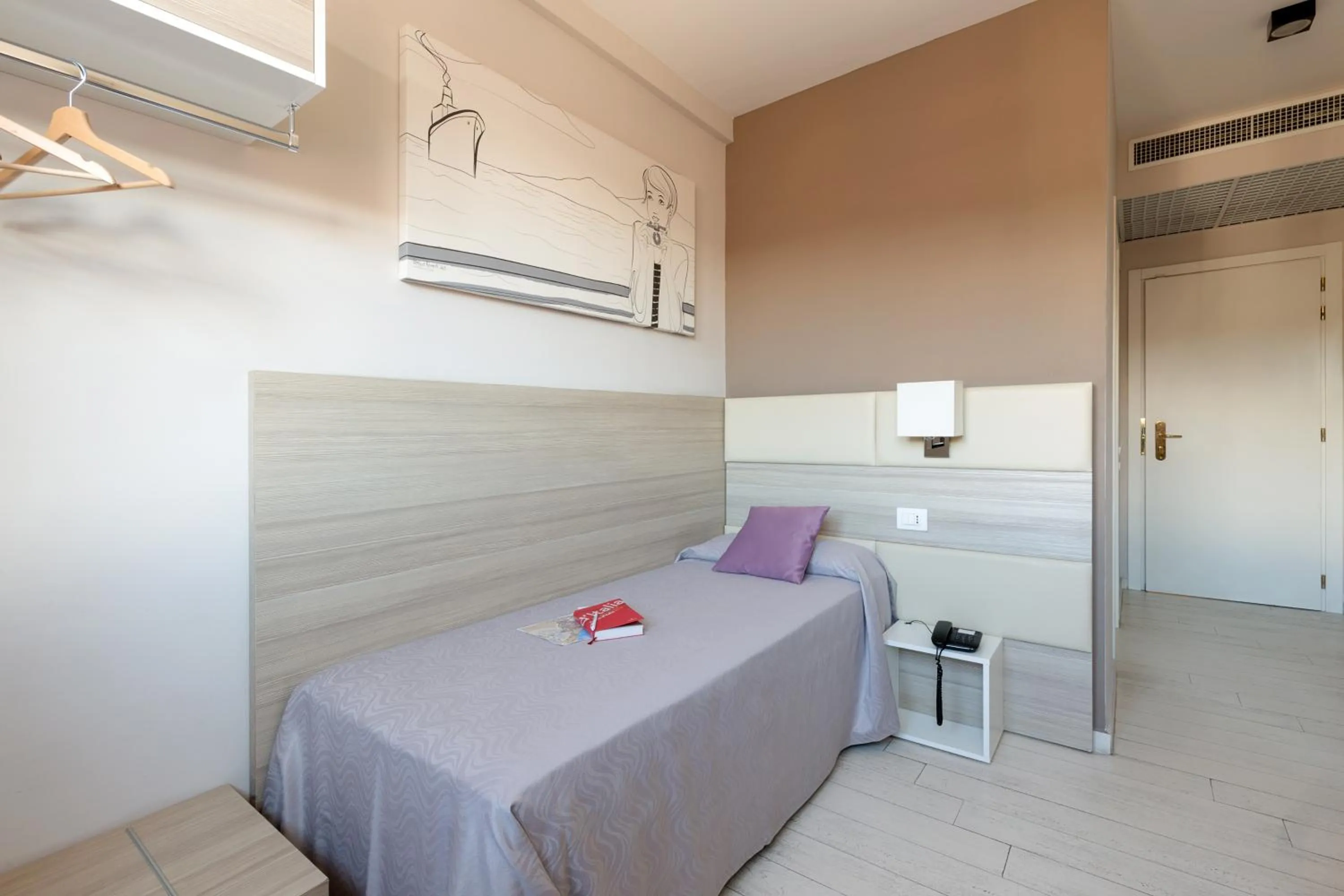 Single Room in Hotel Cristina