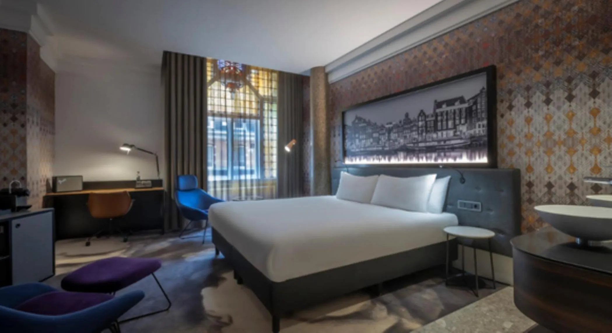 Deluxe Double Room in Clayton Hotel Amsterdam American