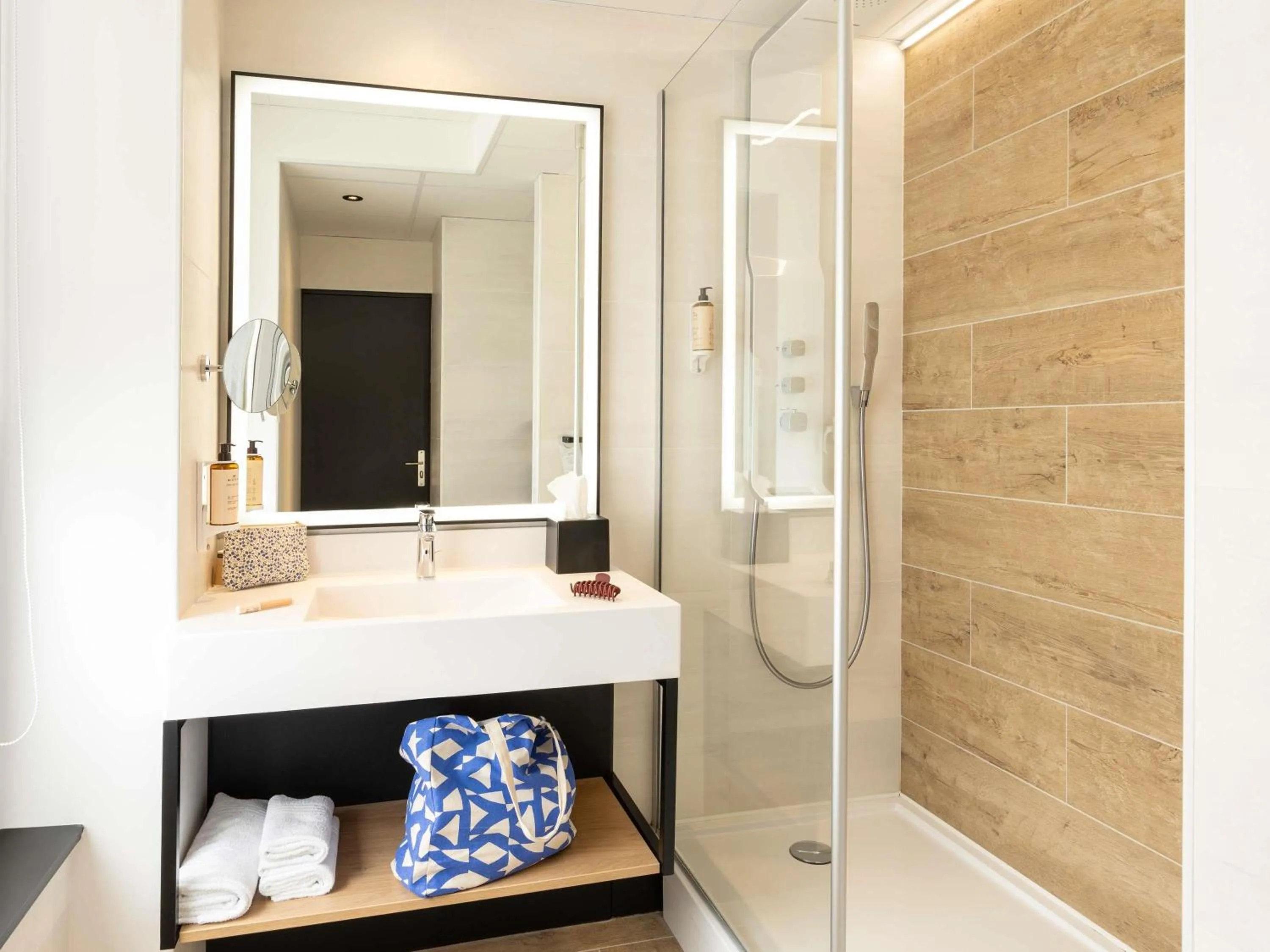 Family Suite with One Double Bed and Twin Beds in Mercure Epinal Centre