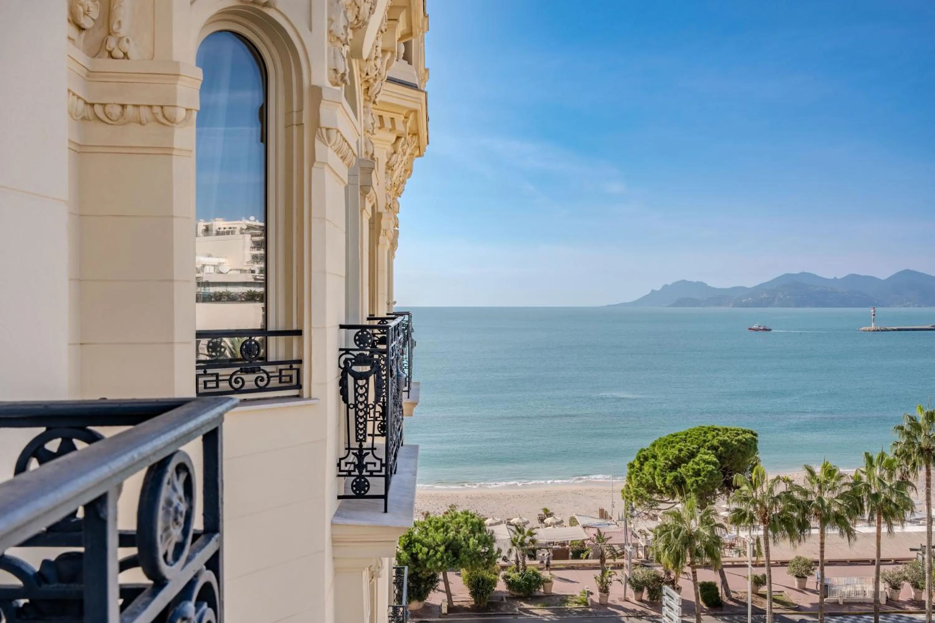 Premium King Room with Balcony and City View in Carlton Cannes, a Regent Hotel