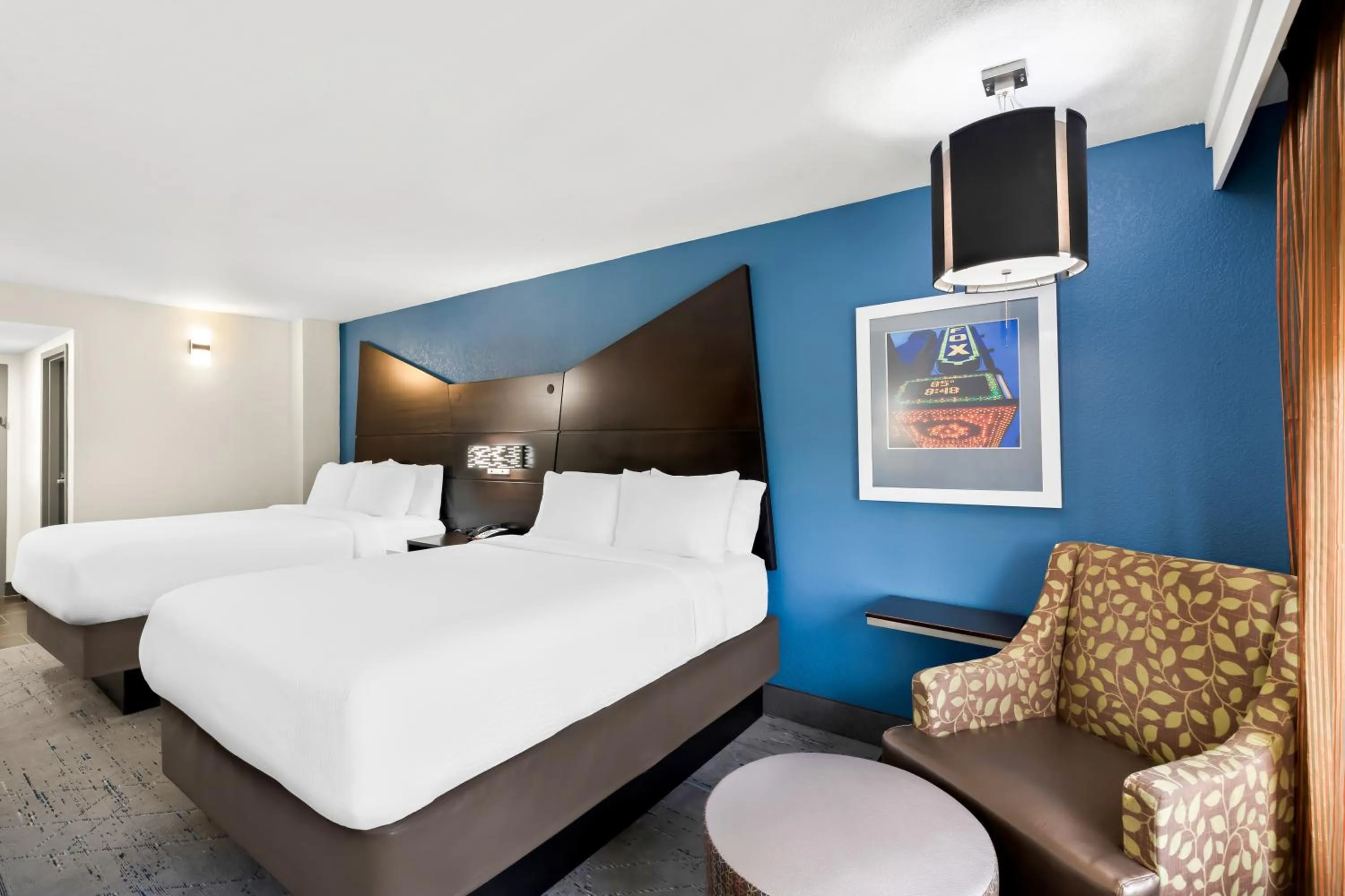 Queen Room - Hearing Accessible in Holiday Inn Express Atlanta Galleria-Ballpark Area by IHG