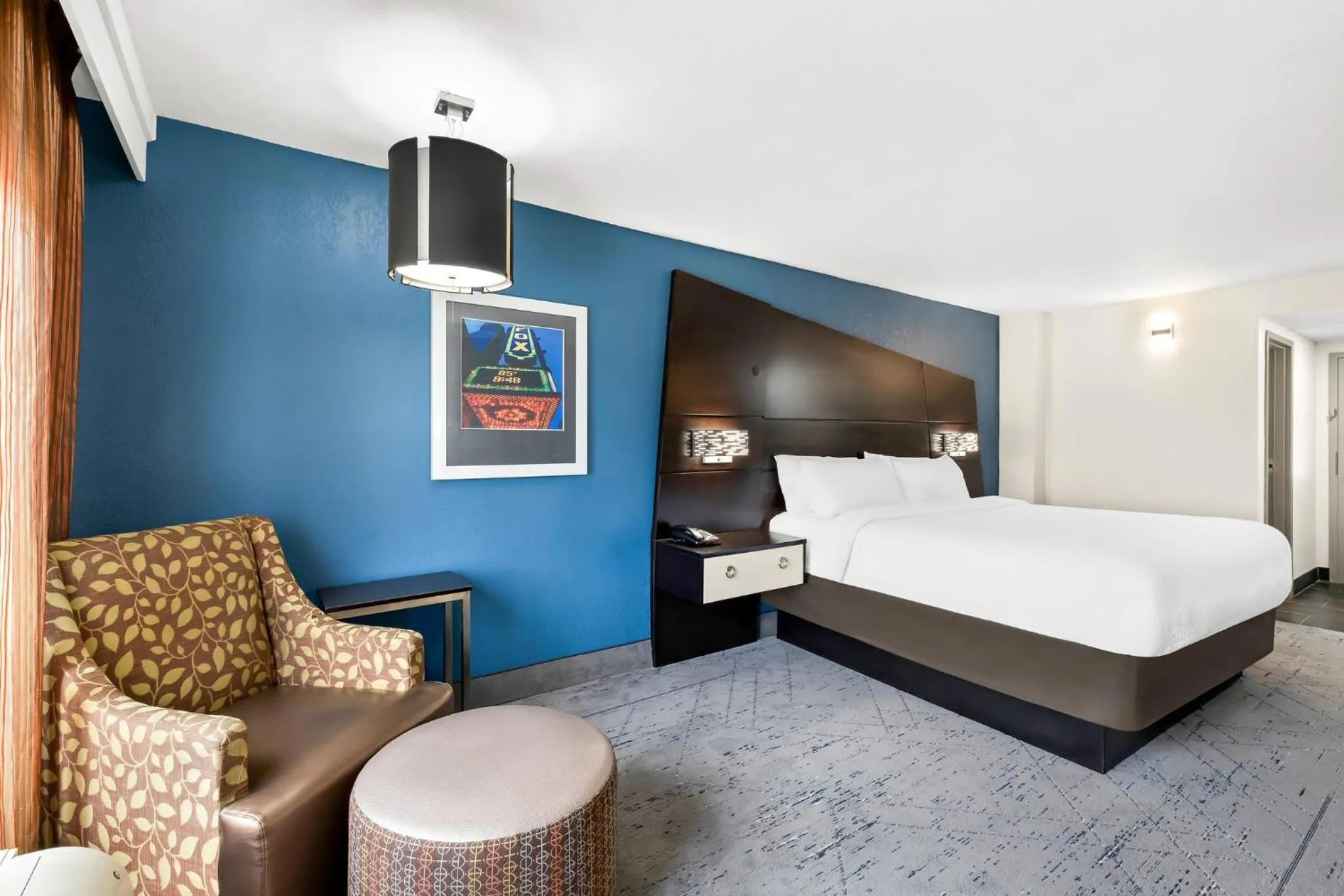 Standard Room in Holiday Inn Express Atlanta Galleria-Ballpark Area by IHG