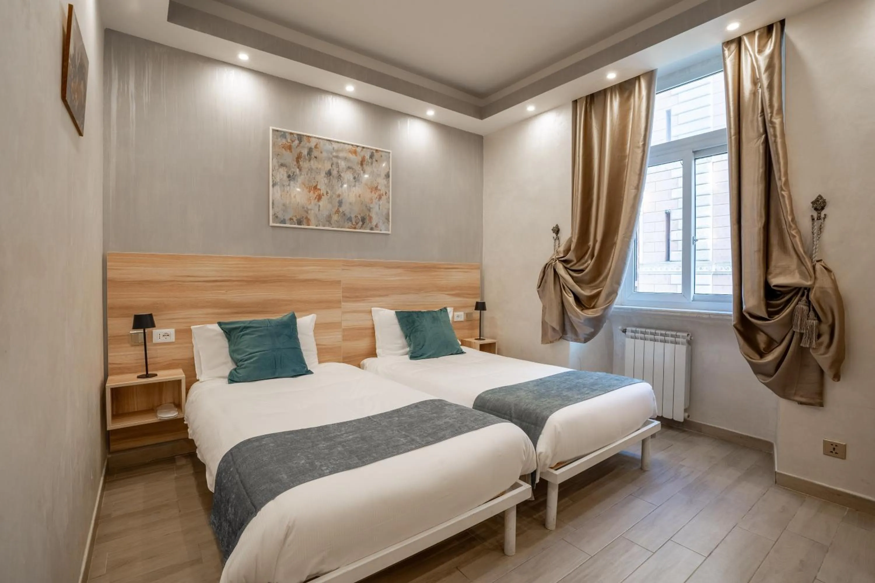Standard Twin Room in Drago D'Oro GUESTHOUSE - accross from metro Vittorio Emanuele