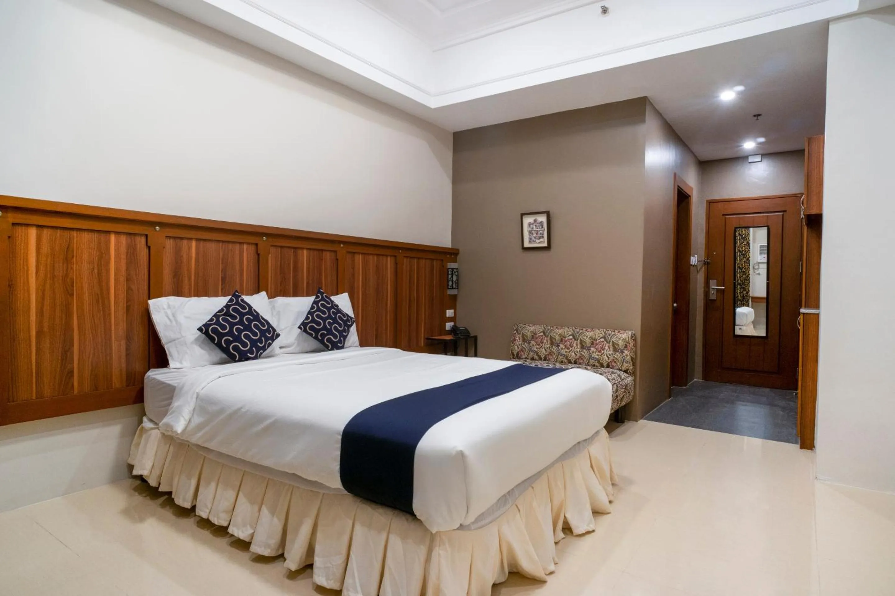 Superior Double  in Capital O 460 World Palace Hotel