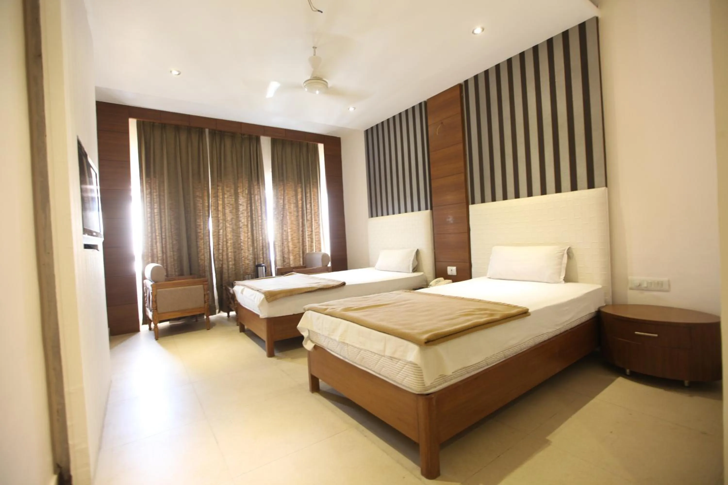 Twin Room - single occupancy in Hotel Landmark - Centre of City Chandigarh