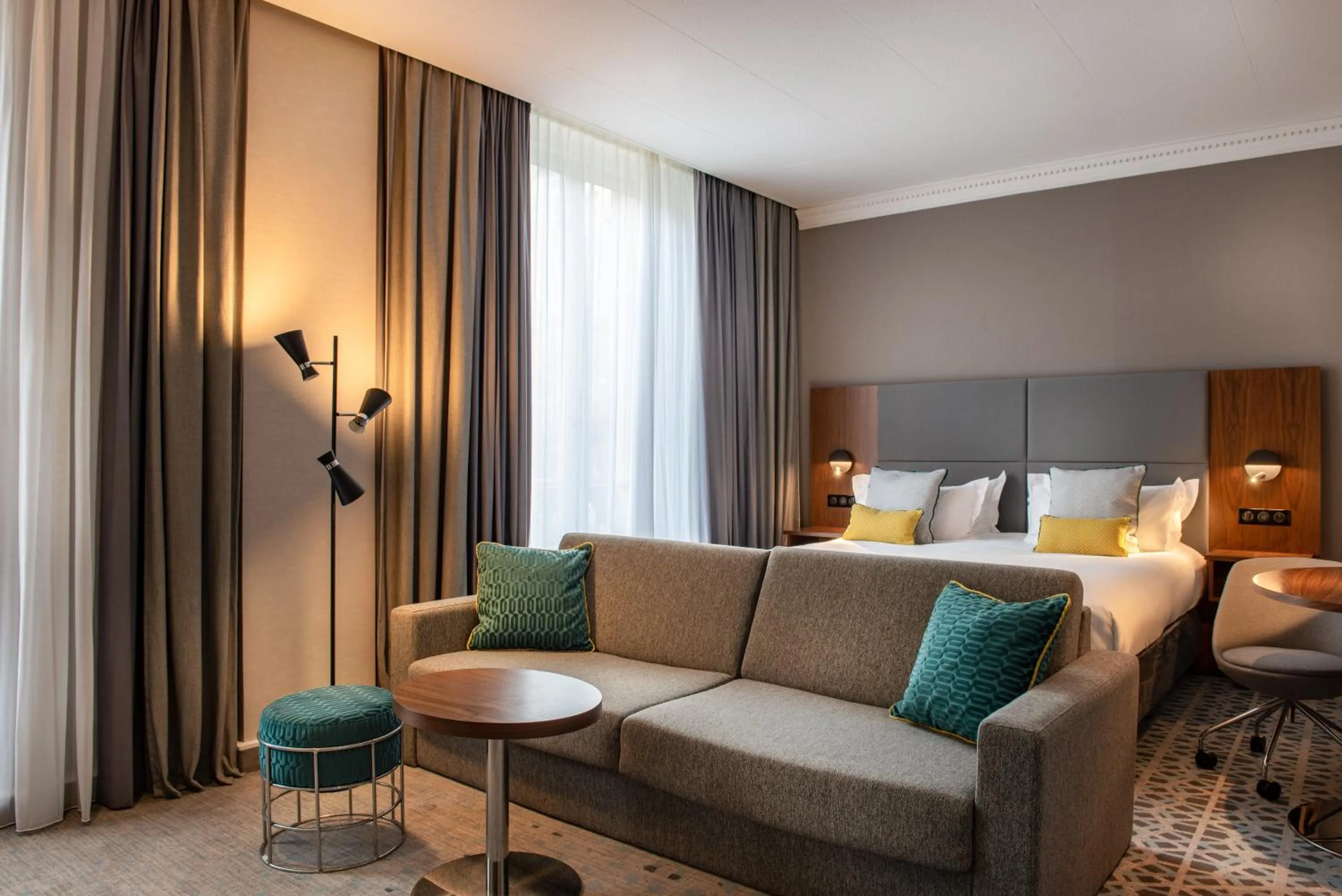 Premium King Room with Sofa Bed in Crowne Plaza Paris - Republique by IHG