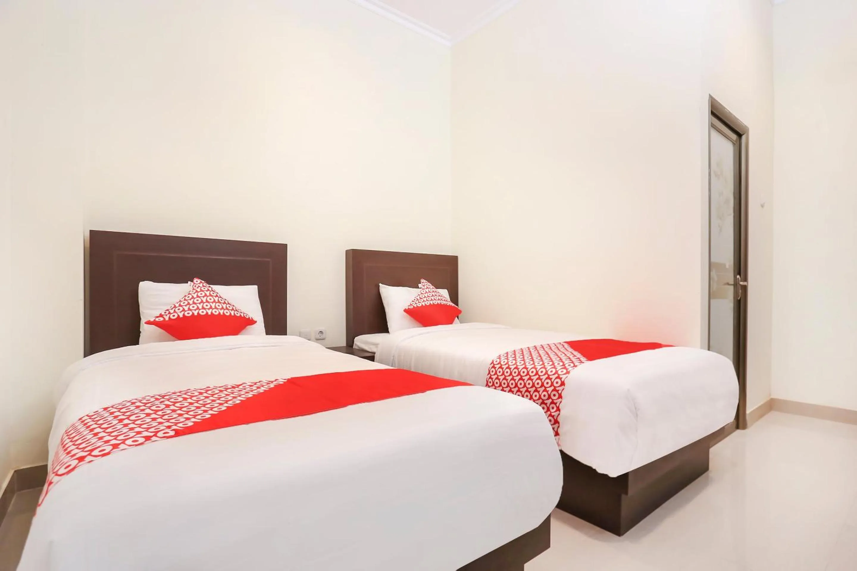 Delxue Twin Room in Collection O Yogyakarta near Jalan Malioboro formerly Alena Residence