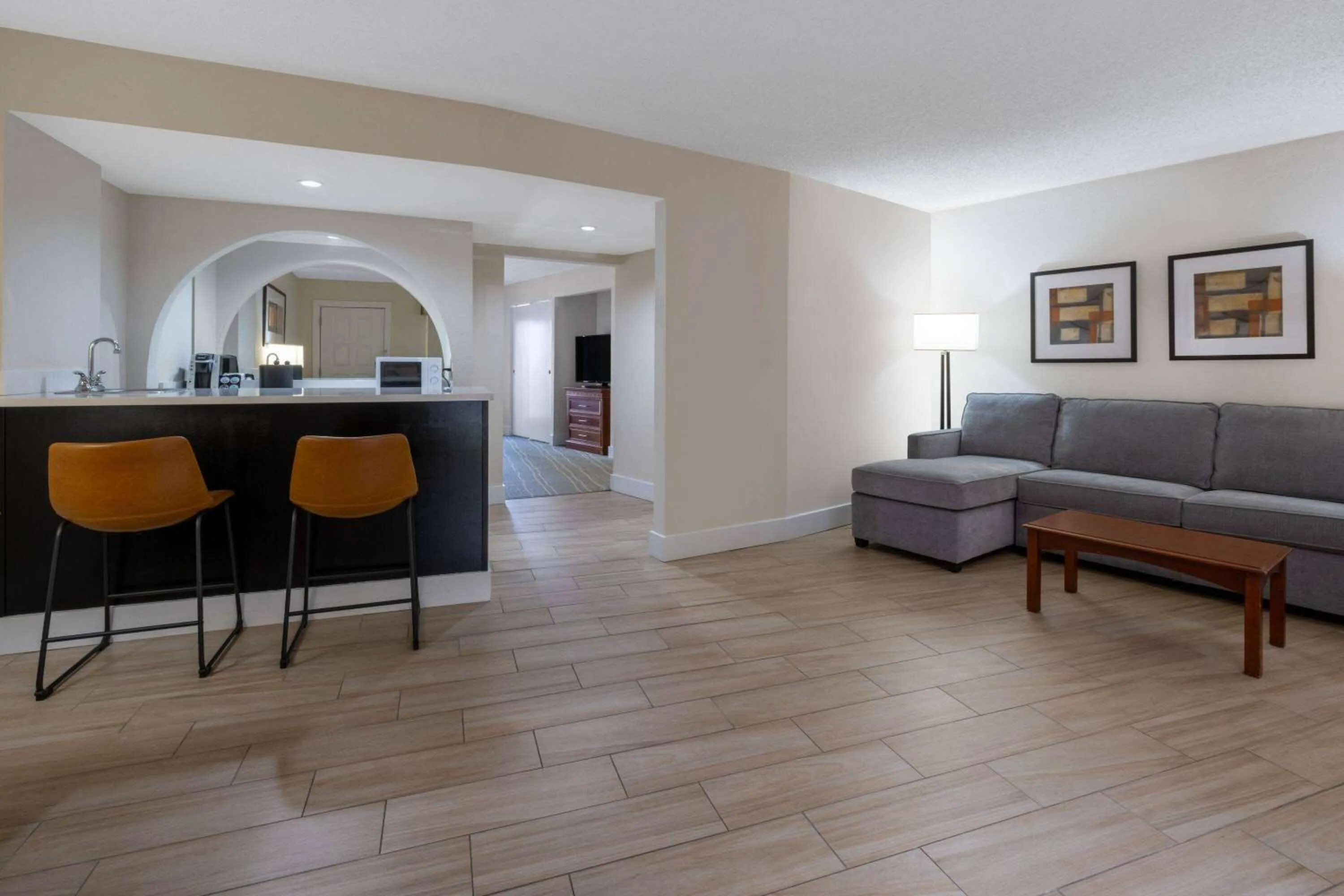 Studio Suite with Two Double Beds and Pool View - Non-Smoking in Wyndham Boca Raton Hotel