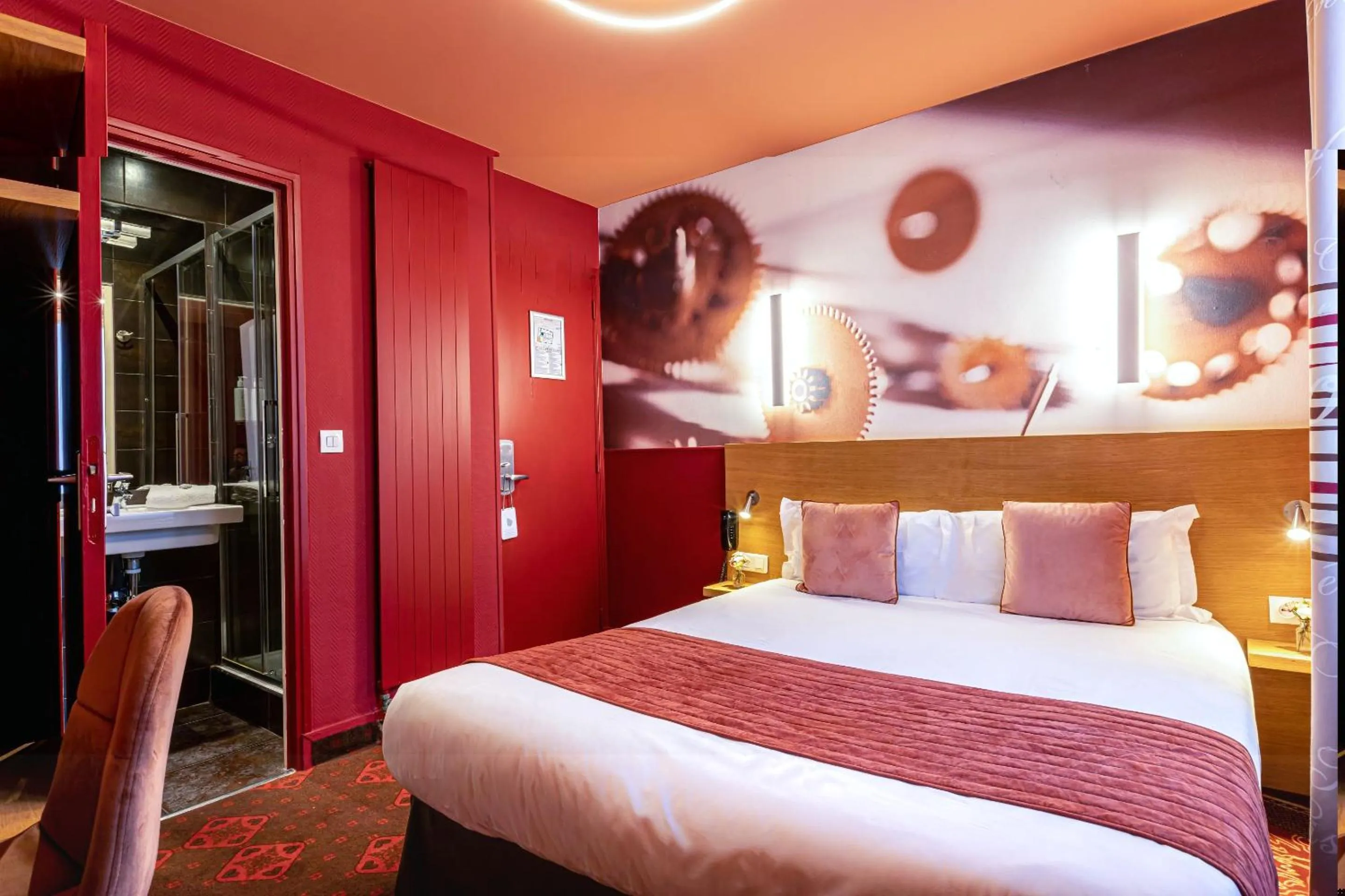 Two Adjacent Classic Double Rooms in Hotel Ariane Montparnasse by Patrick Hayat