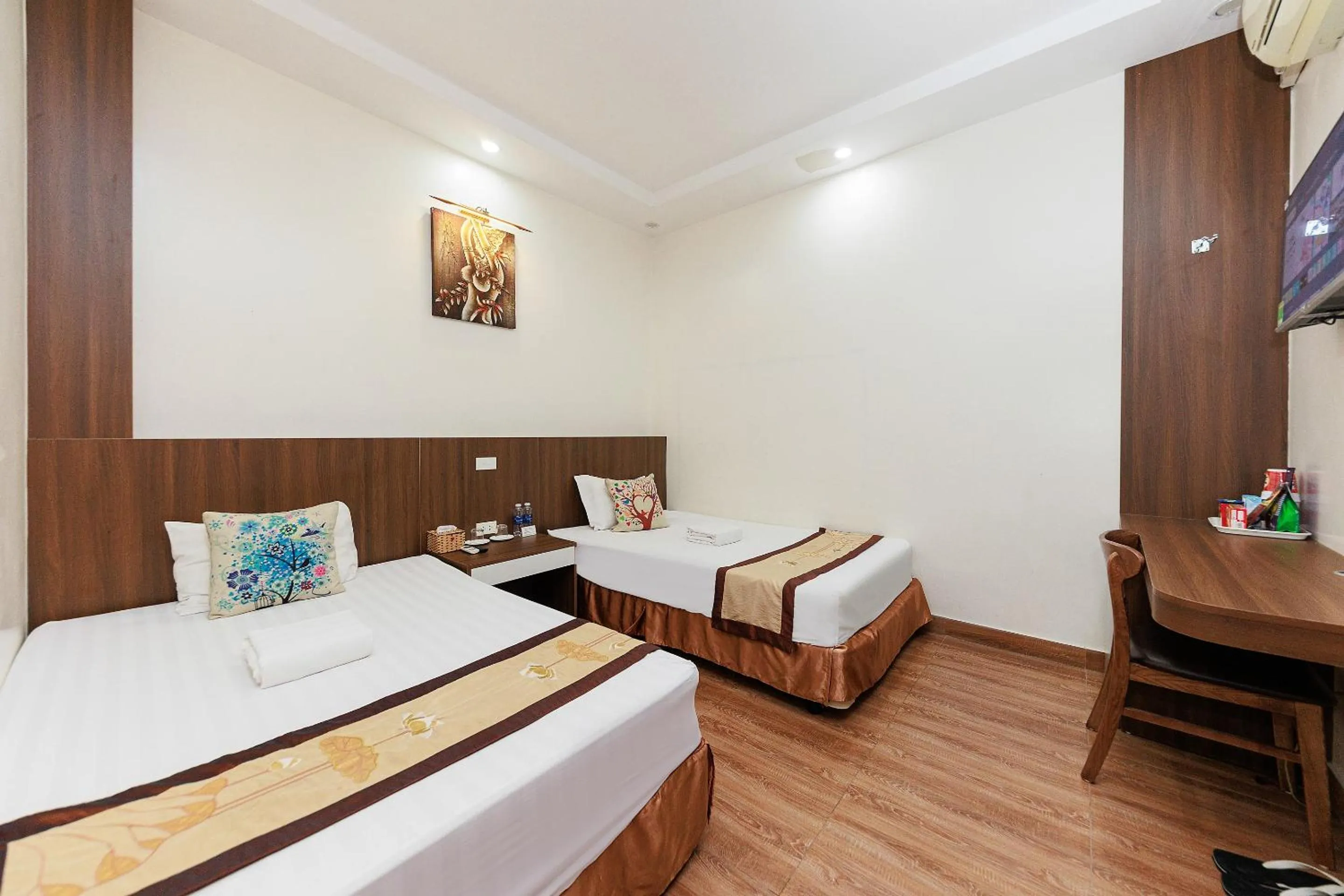 Standard Twin Room in OYO 472 Lenka Hotel