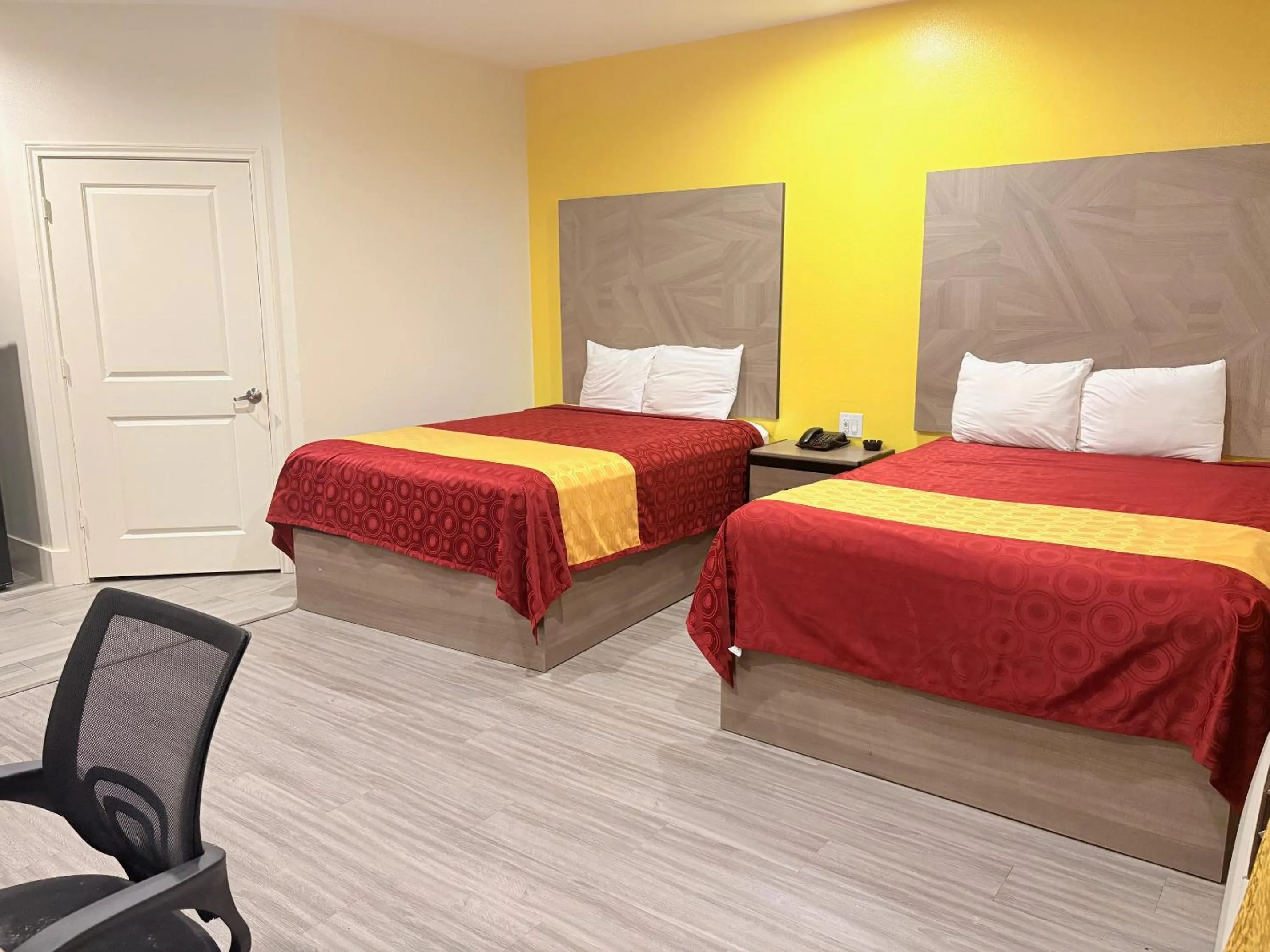 Double Room - single occupancy in Americas Best Value Inn Houston Veterans Memorial