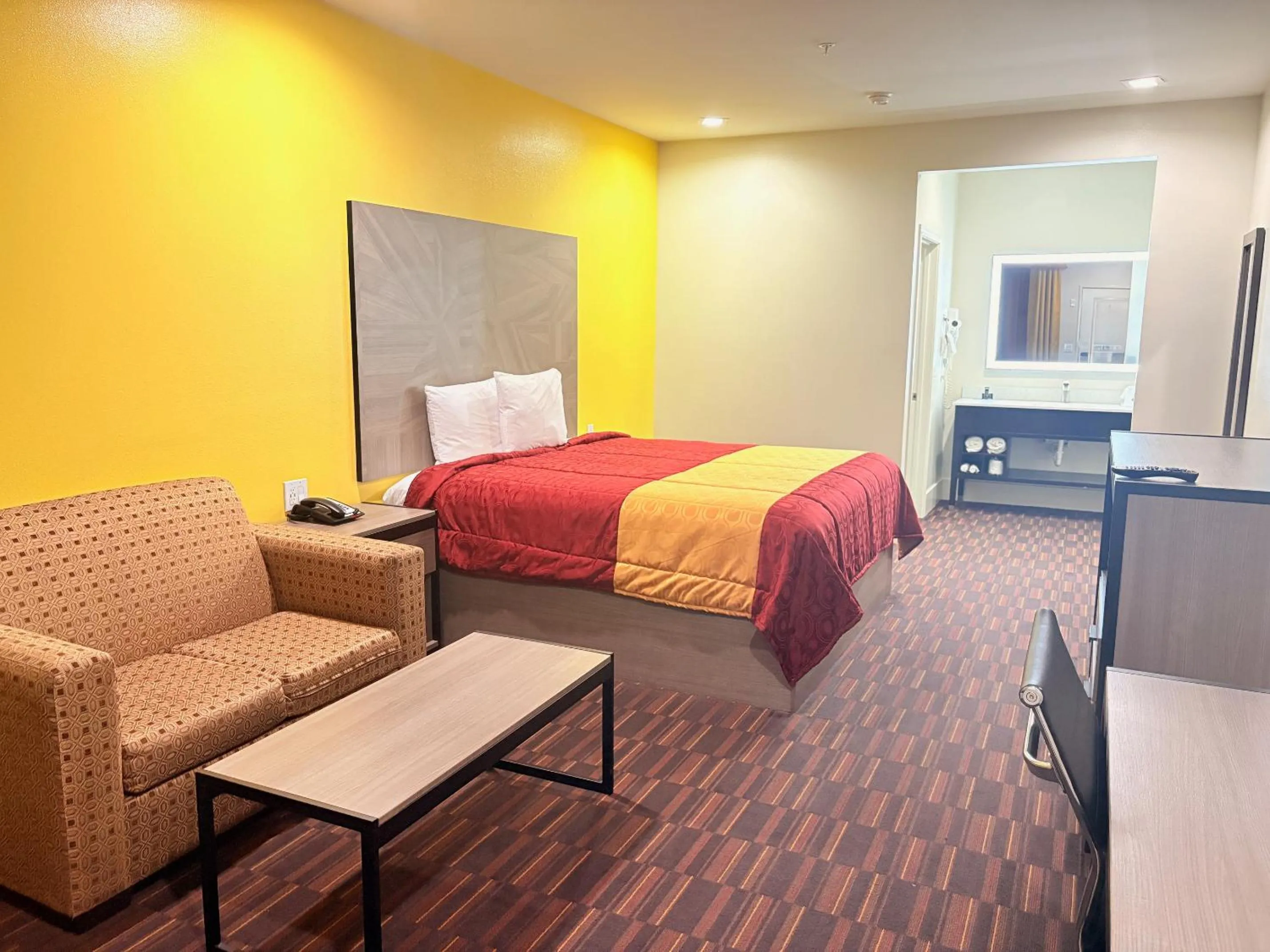 King Room - Disability Access in Americas Best Value Inn Houston Veterans Memorial