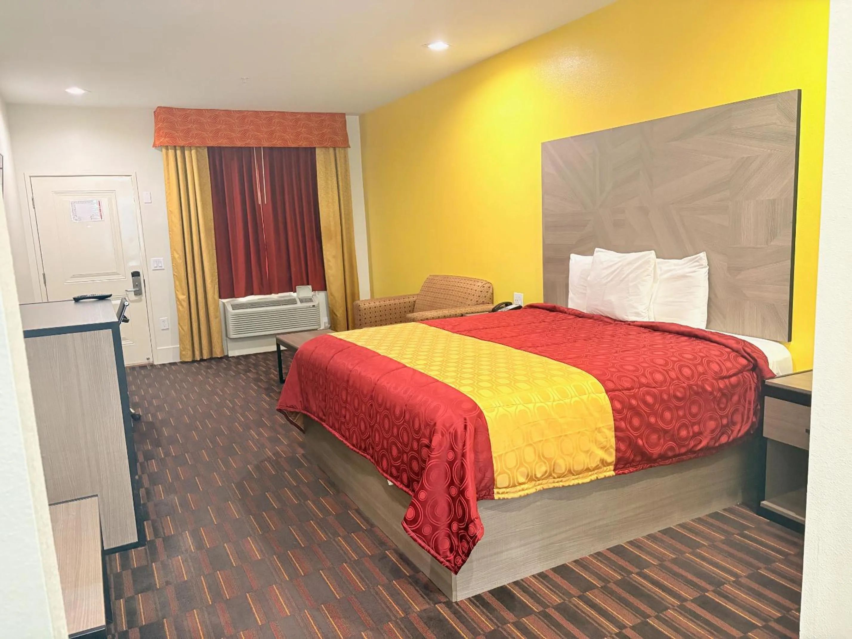 King Room in Americas Best Value Inn Houston Veterans Memorial
