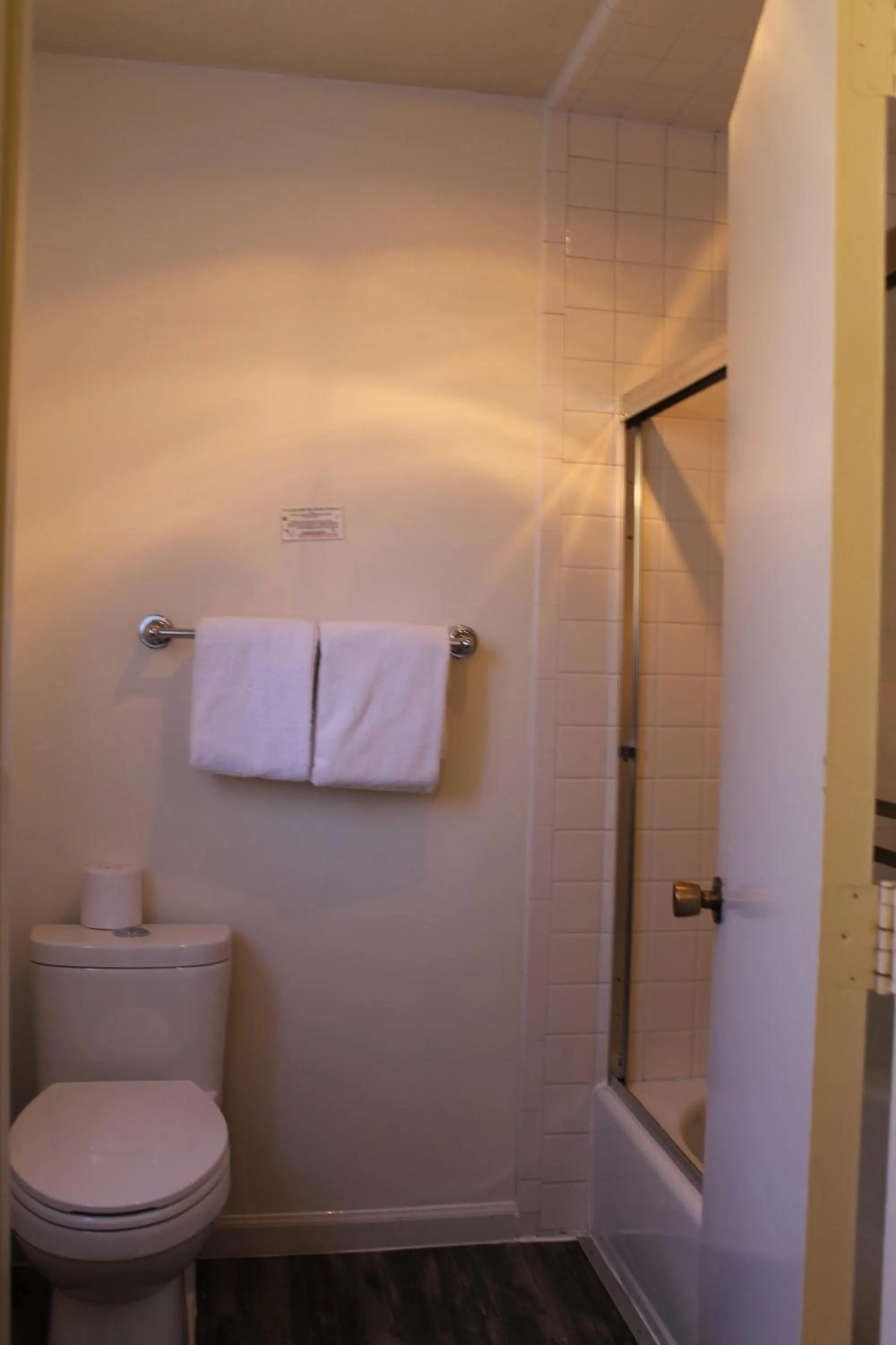 Deluxe King Room in Big Pines Mountain House