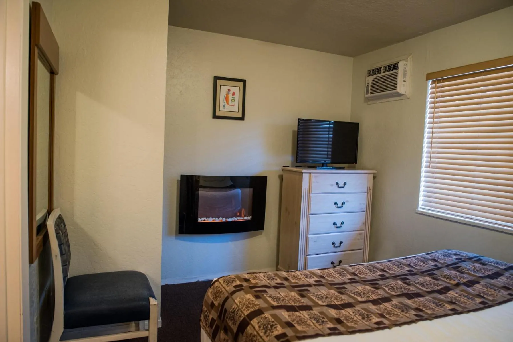 Two-Bedroom Apartment in Big Pines Mountain House