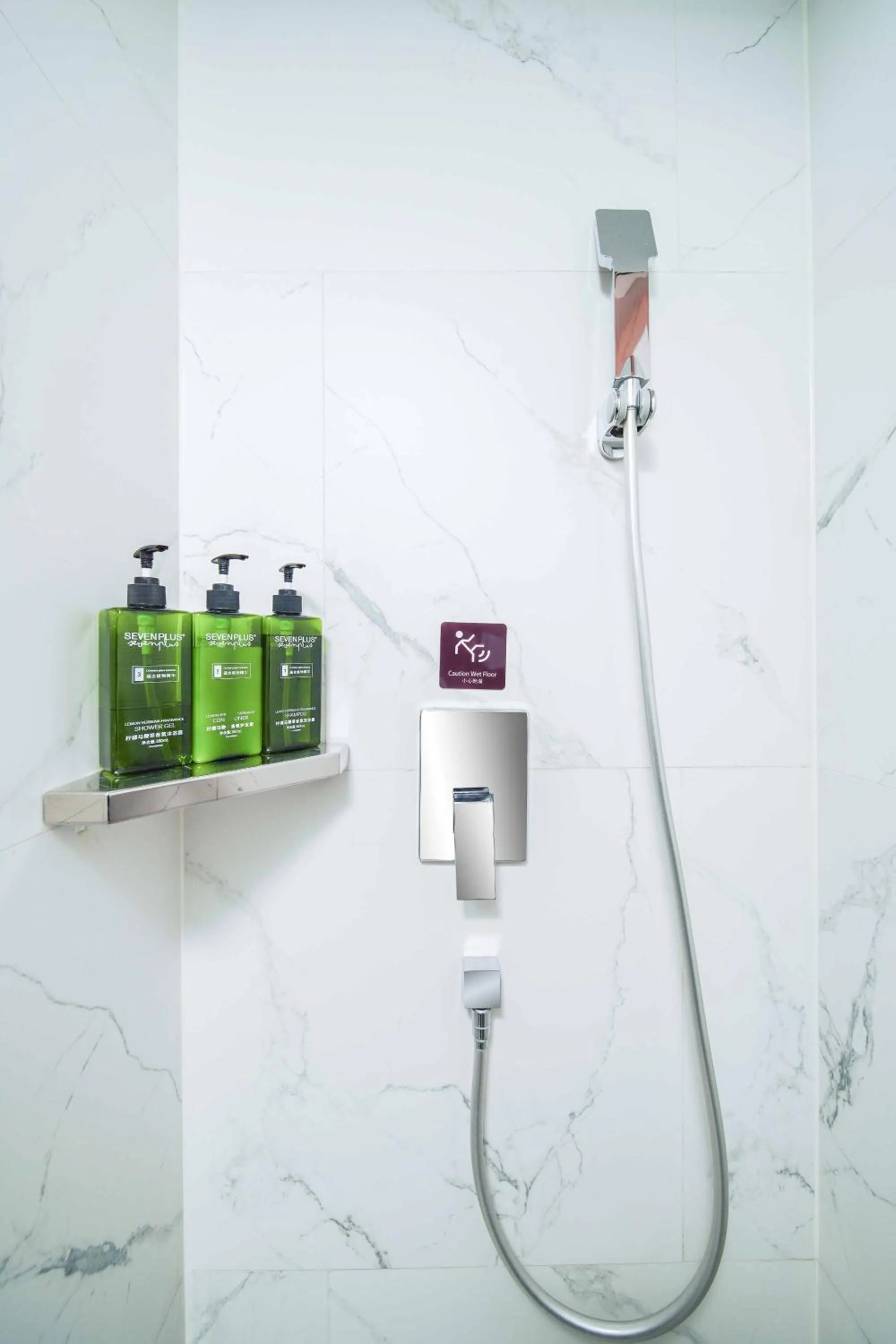 Superior Twin Room in Imperial Traders Elong Hotel