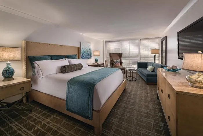 King Room with Partial Ocean View in The Cliffs Hotel and Spa