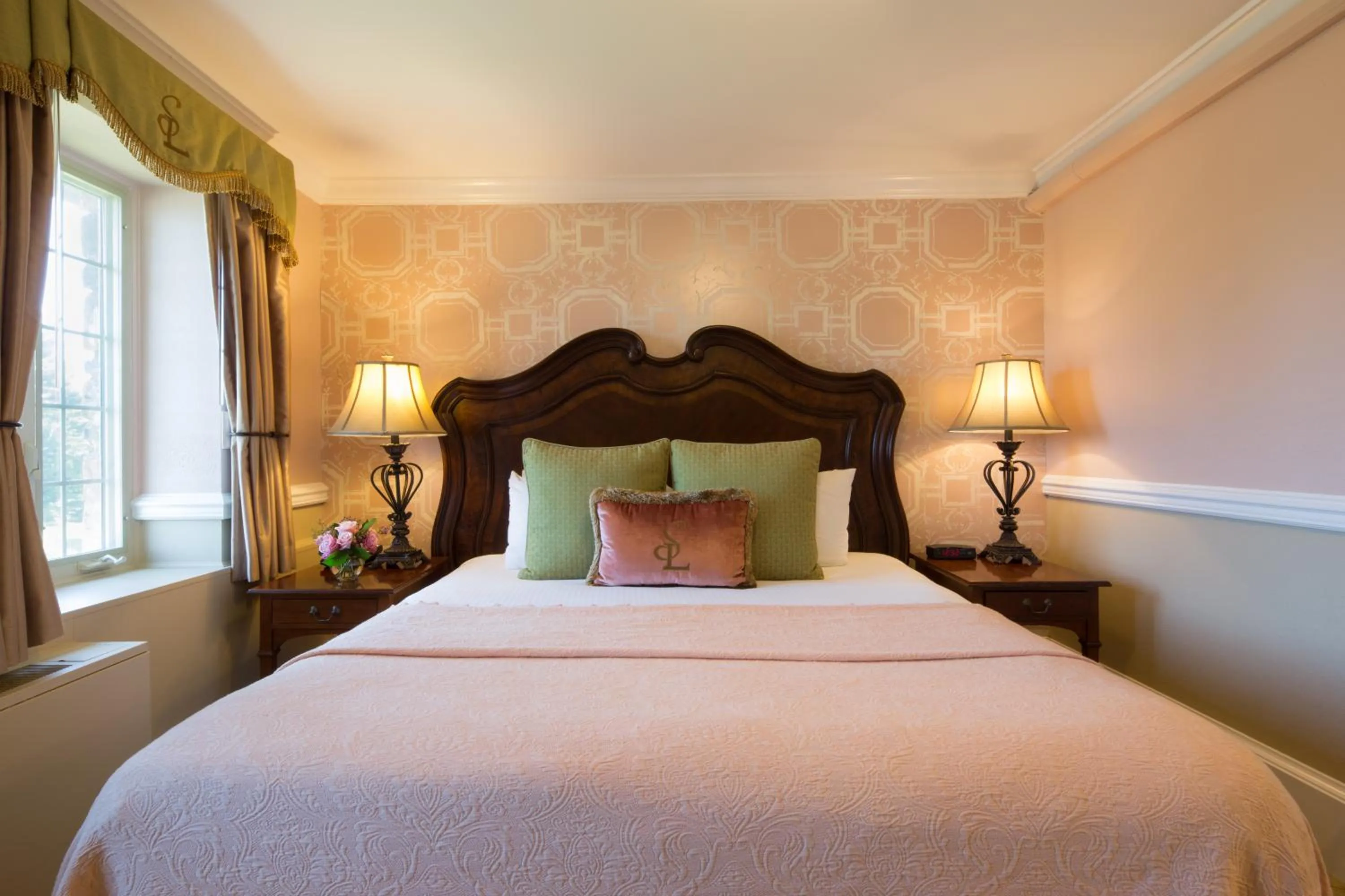 Standard Triple Room in Skytop Lodge