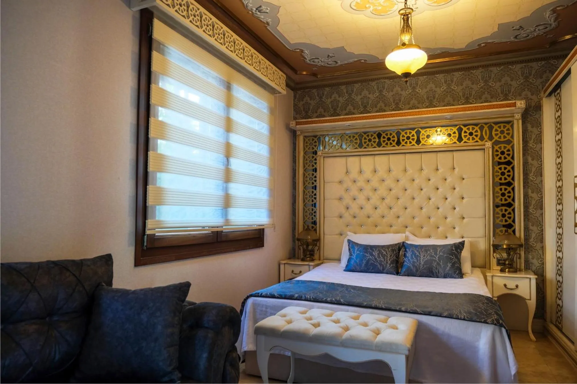 Deluxe Room in Castle Old Town Hotel