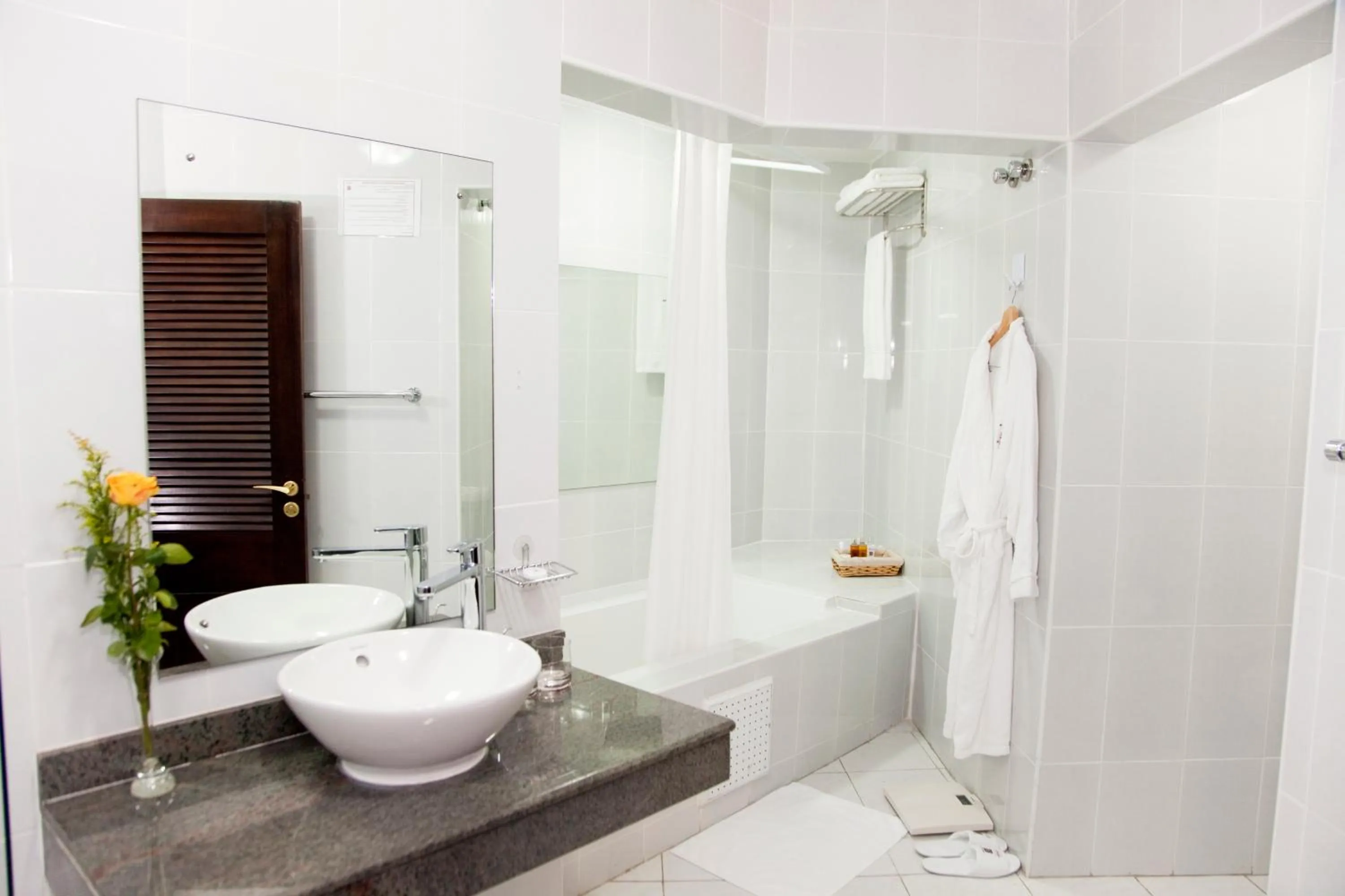 Executive Suite in The African Regent Hotel