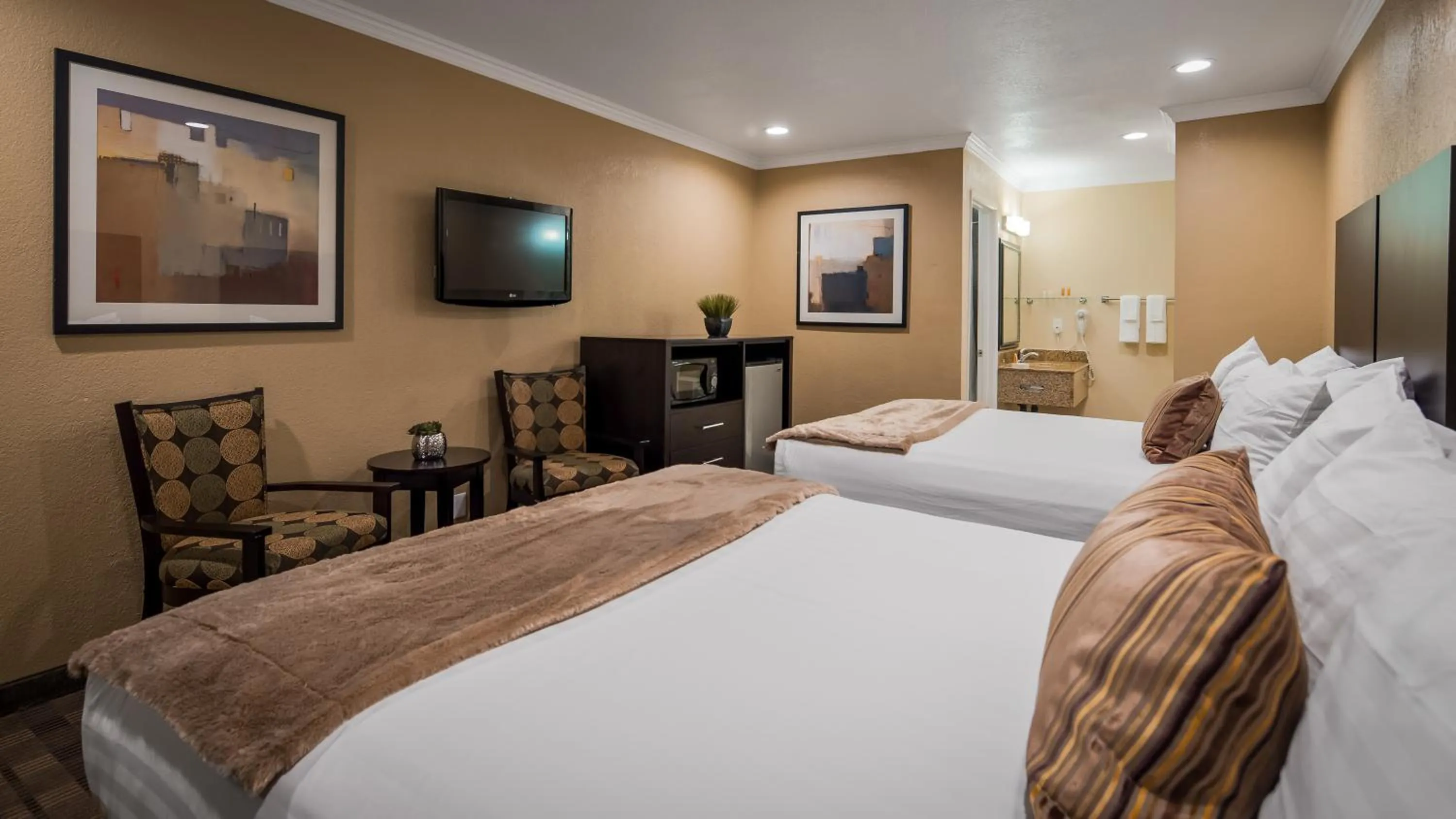 Queen Room with Two Queen Beds - Non-Smoking in Best Western Poway/San Diego Hotel
