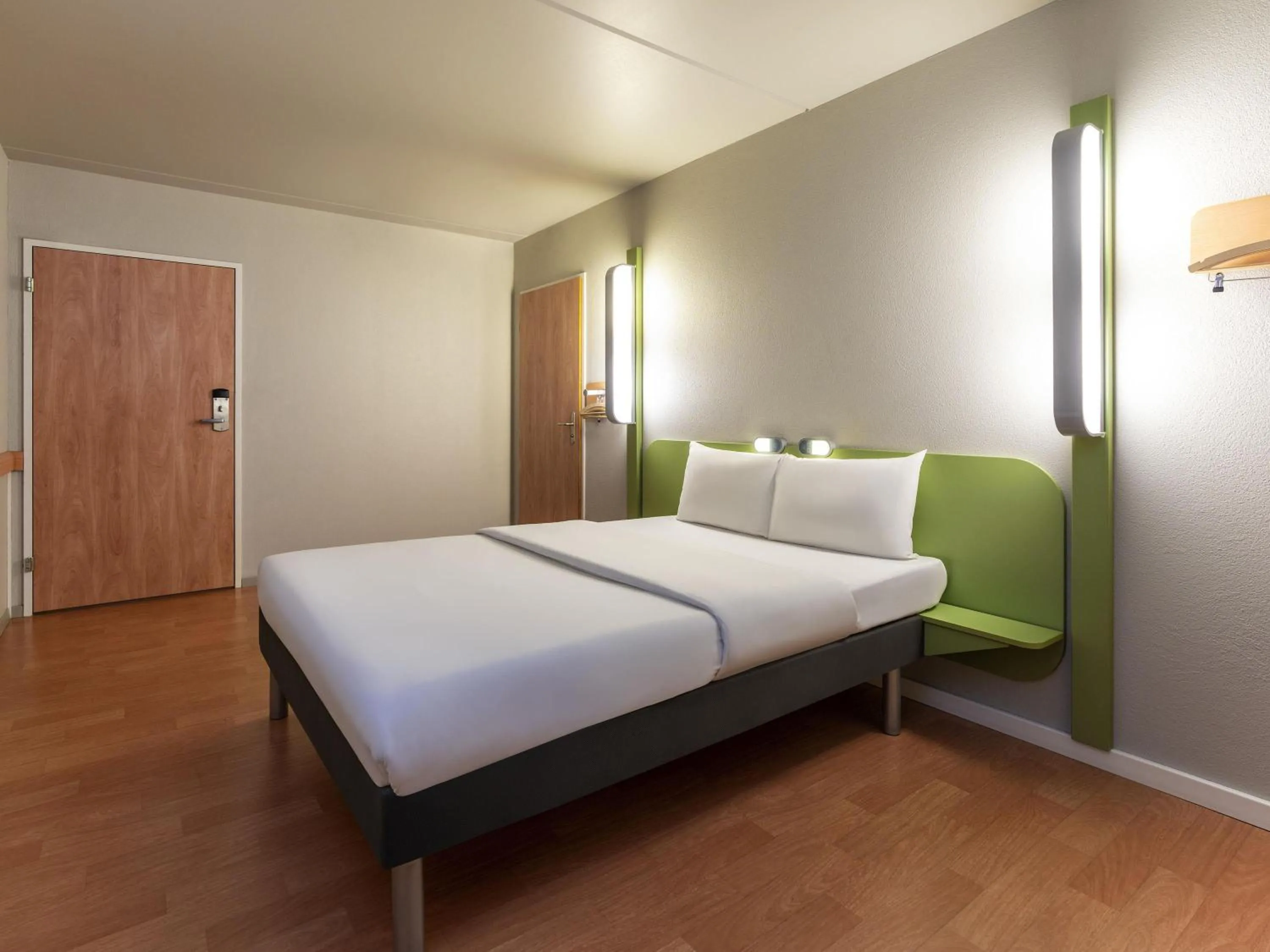 Standard Double Room - Disability Access in ibis budget Winterthur