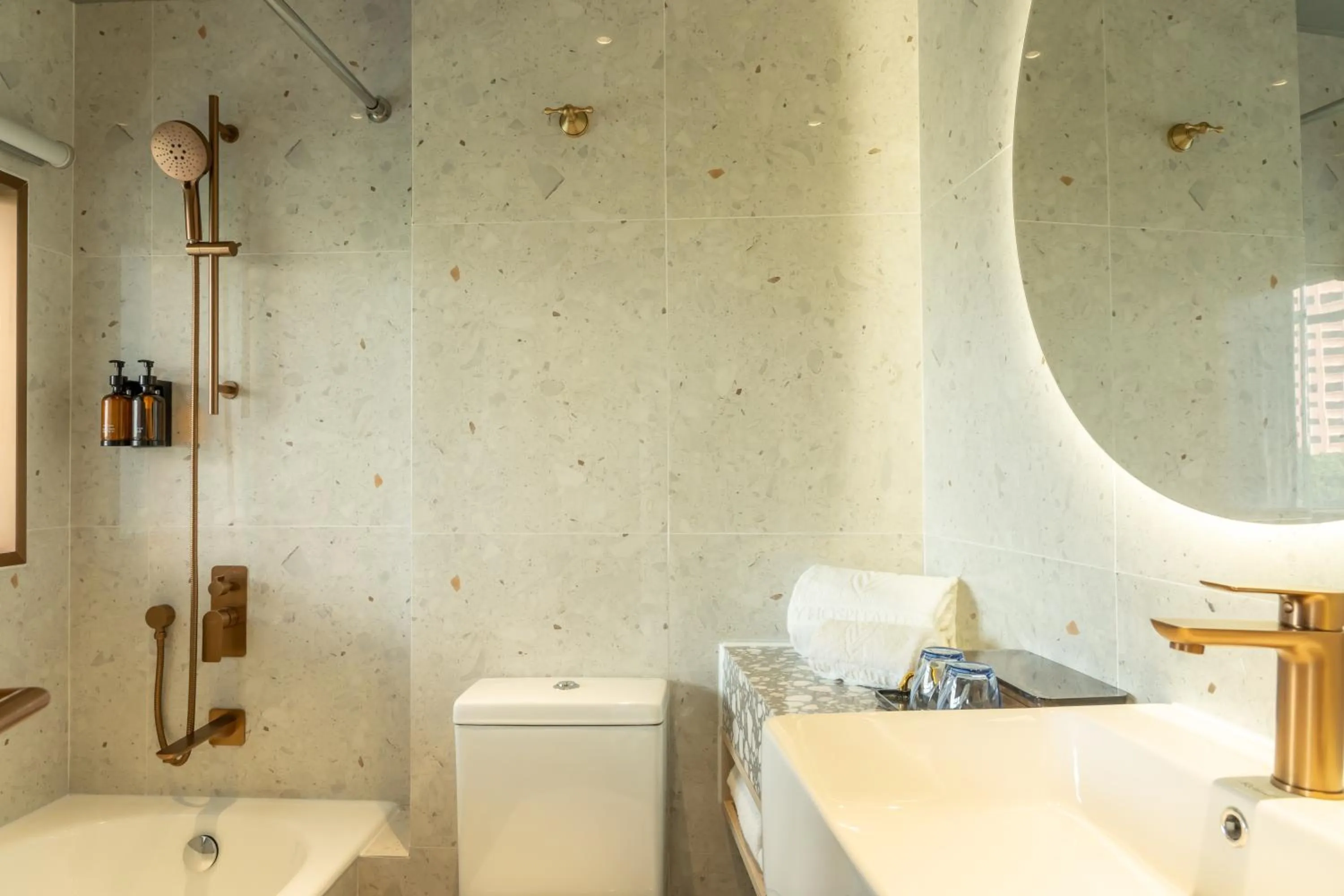 Stylish Deluxe Room in Garden View Hong Kong