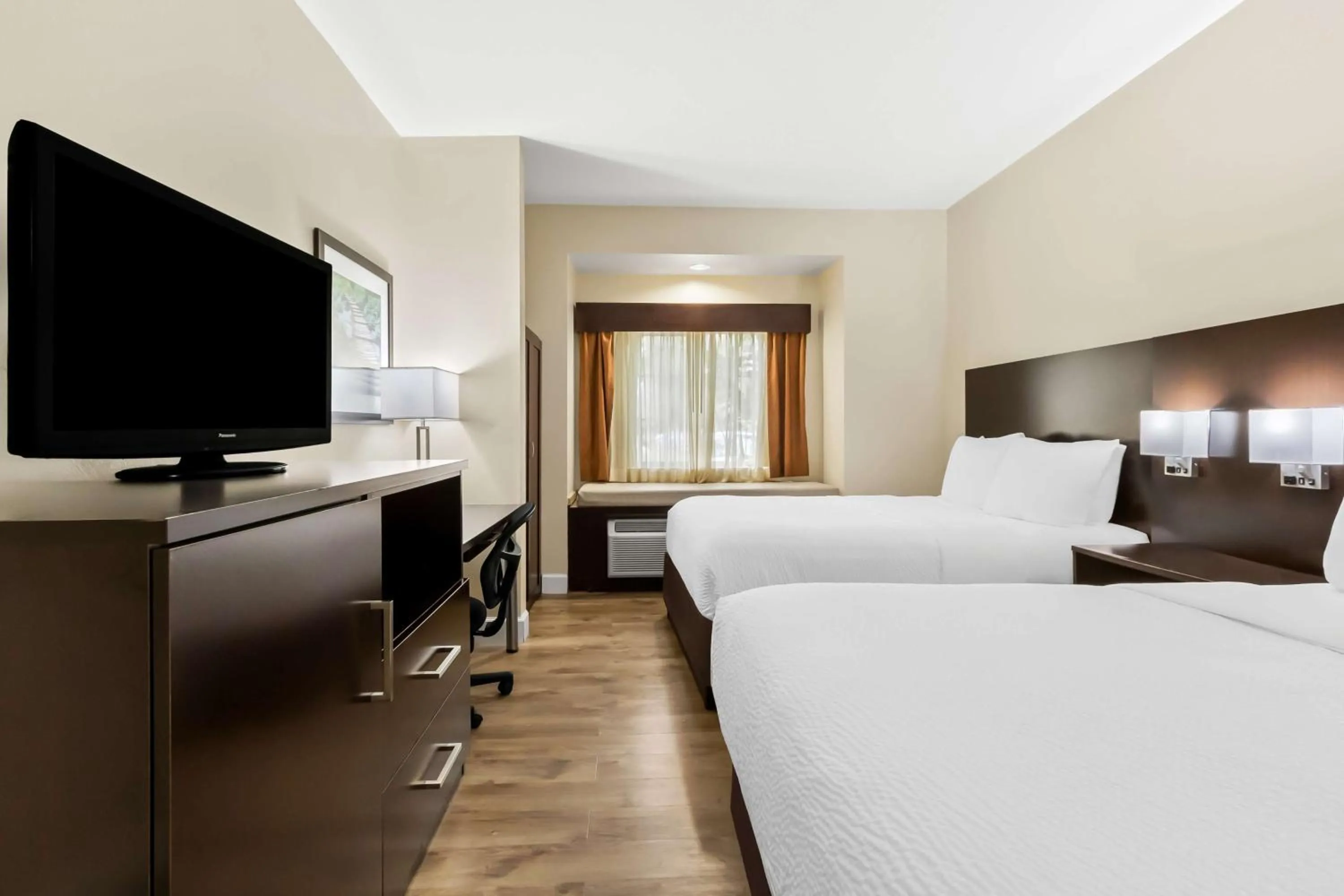 Double Room with Two Double Beds - Disability Access - Non Smoking in Best Western Patriots Point