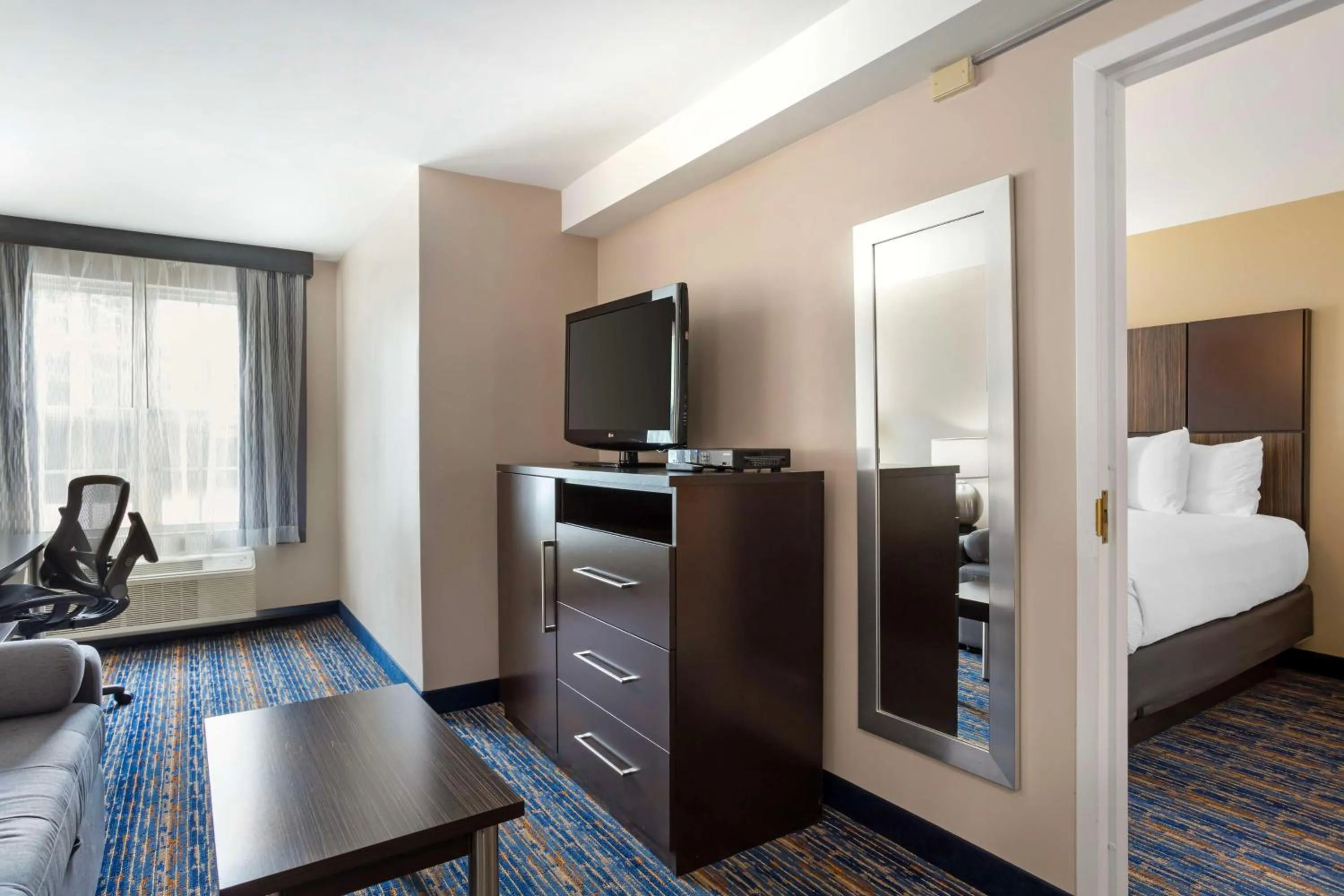 Queen Suite with Two Queen Beds - Non-Smoking in Best Western Plus Fairfield Hotel