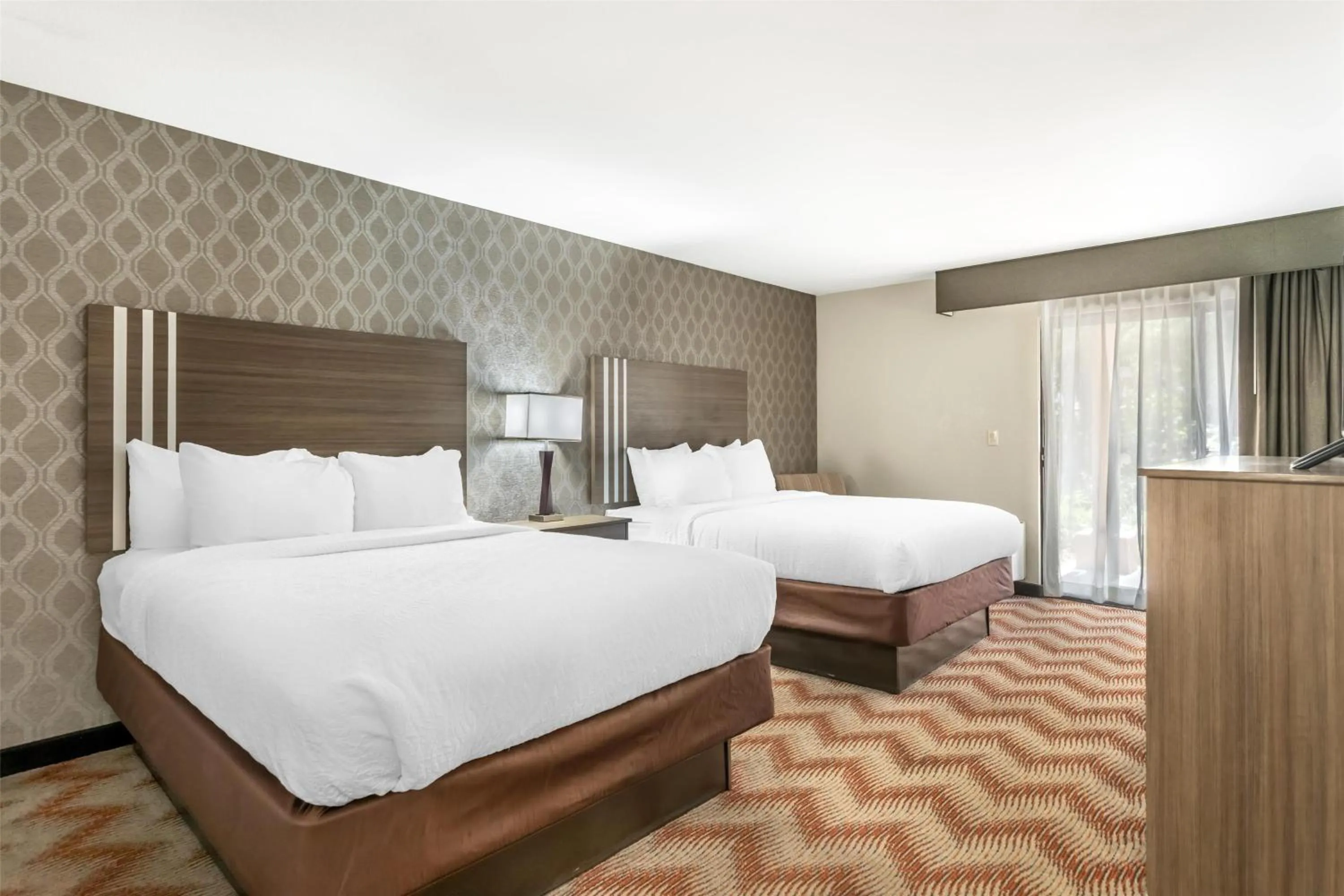 Queen Room with Two Queen Beds - Poolside View / Pet-Friendly in Best Western Plus Sonora Oaks Hotel and Conference Center