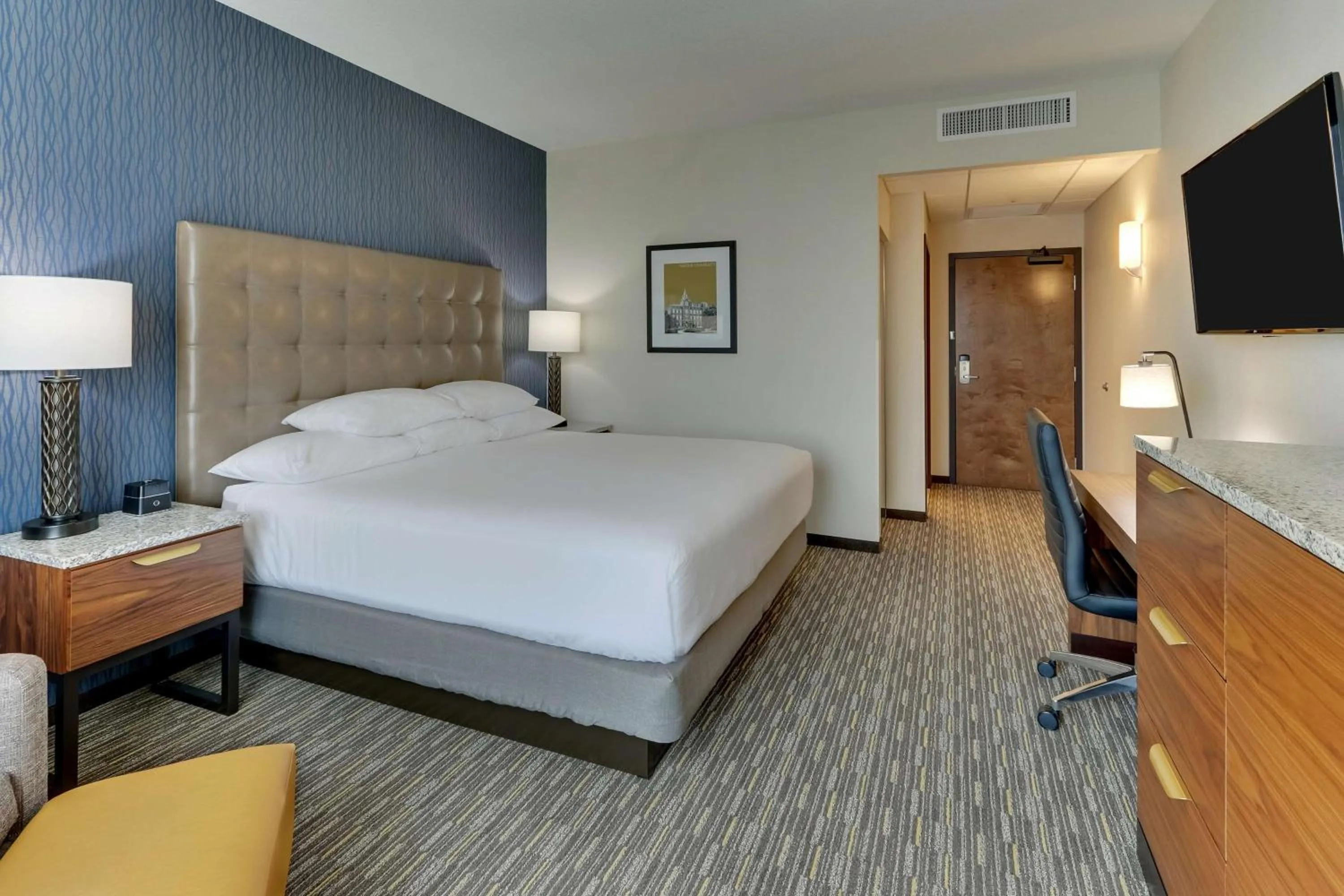 Deluxe King Room - Hearing Accessible, Shower in Drury Inn & Suites Lafayette IN