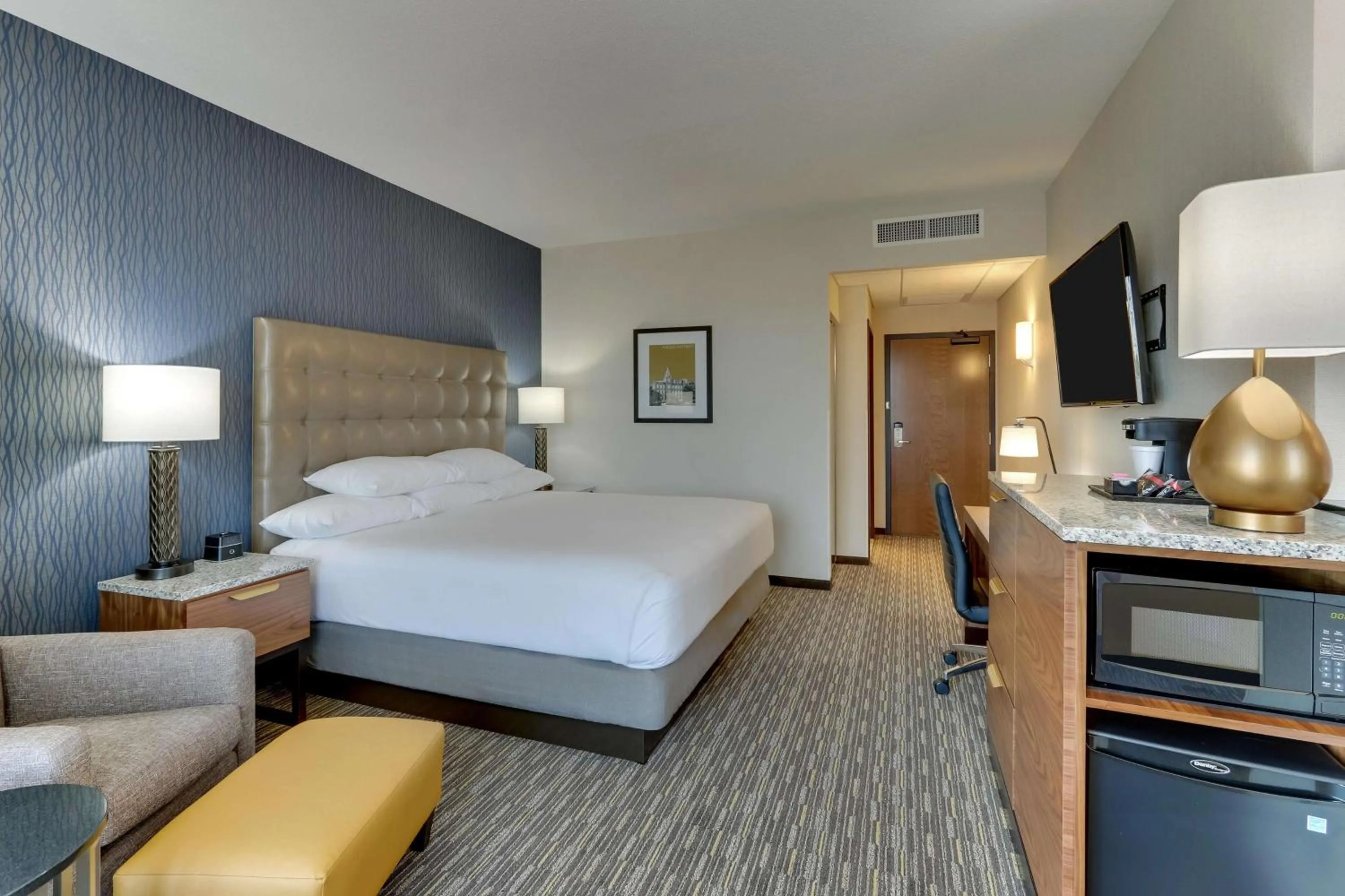 Spacious Deluxe King Room – High Floor in Drury Inn & Suites Lafayette IN