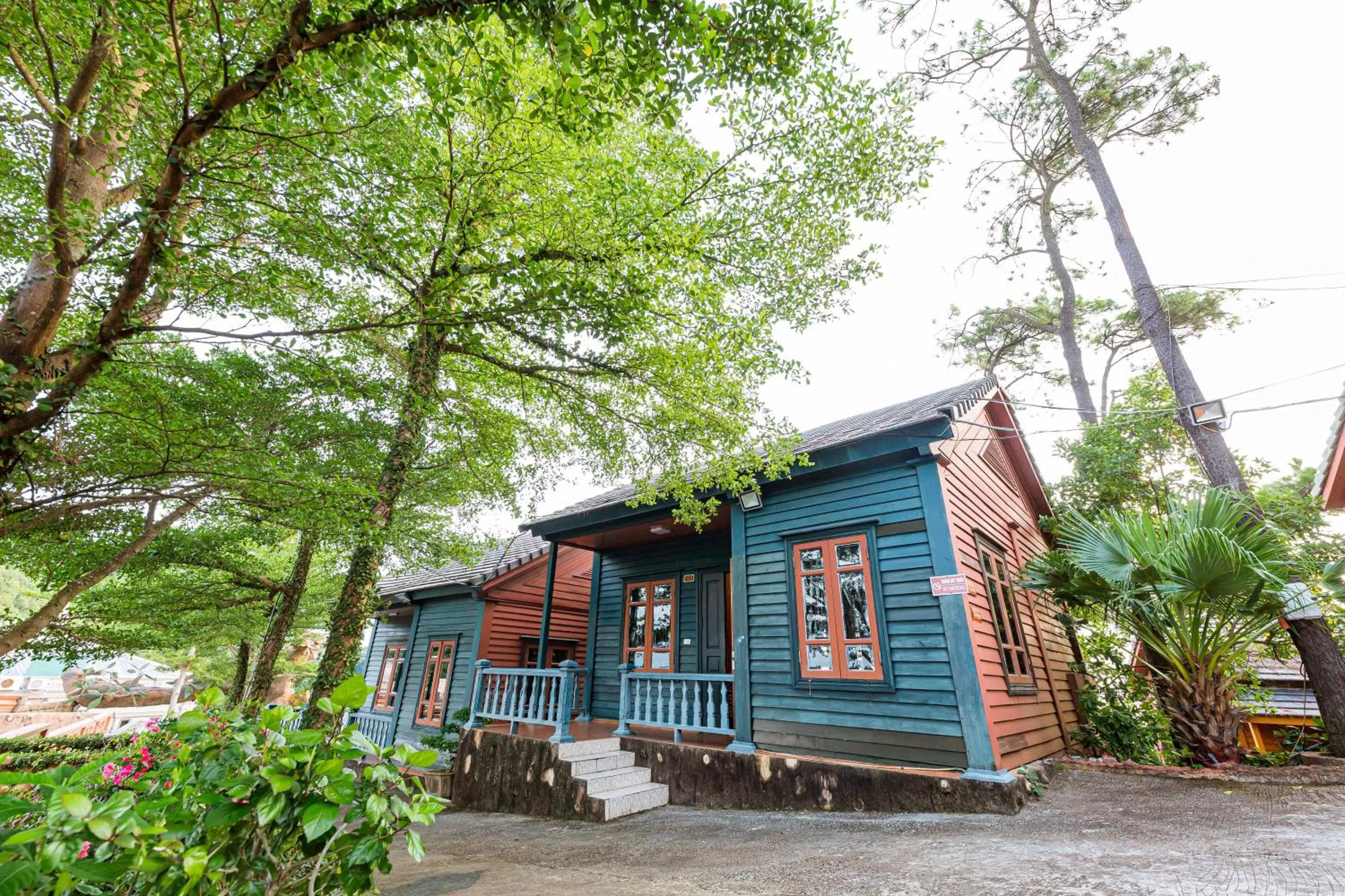 Bungalow with Garden View in Hon Dau Resort