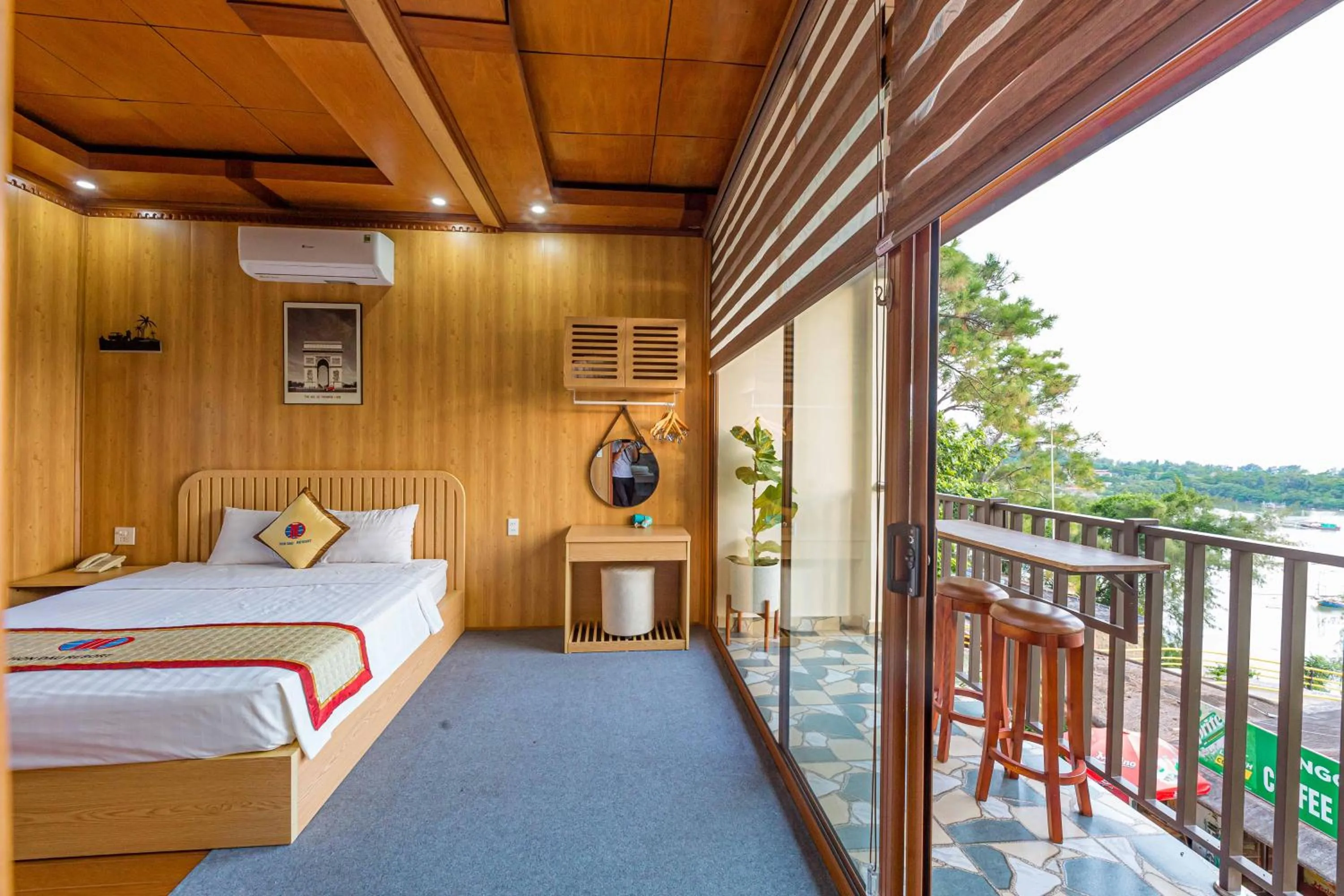 Bungalow with Sea View in Hon Dau Resort