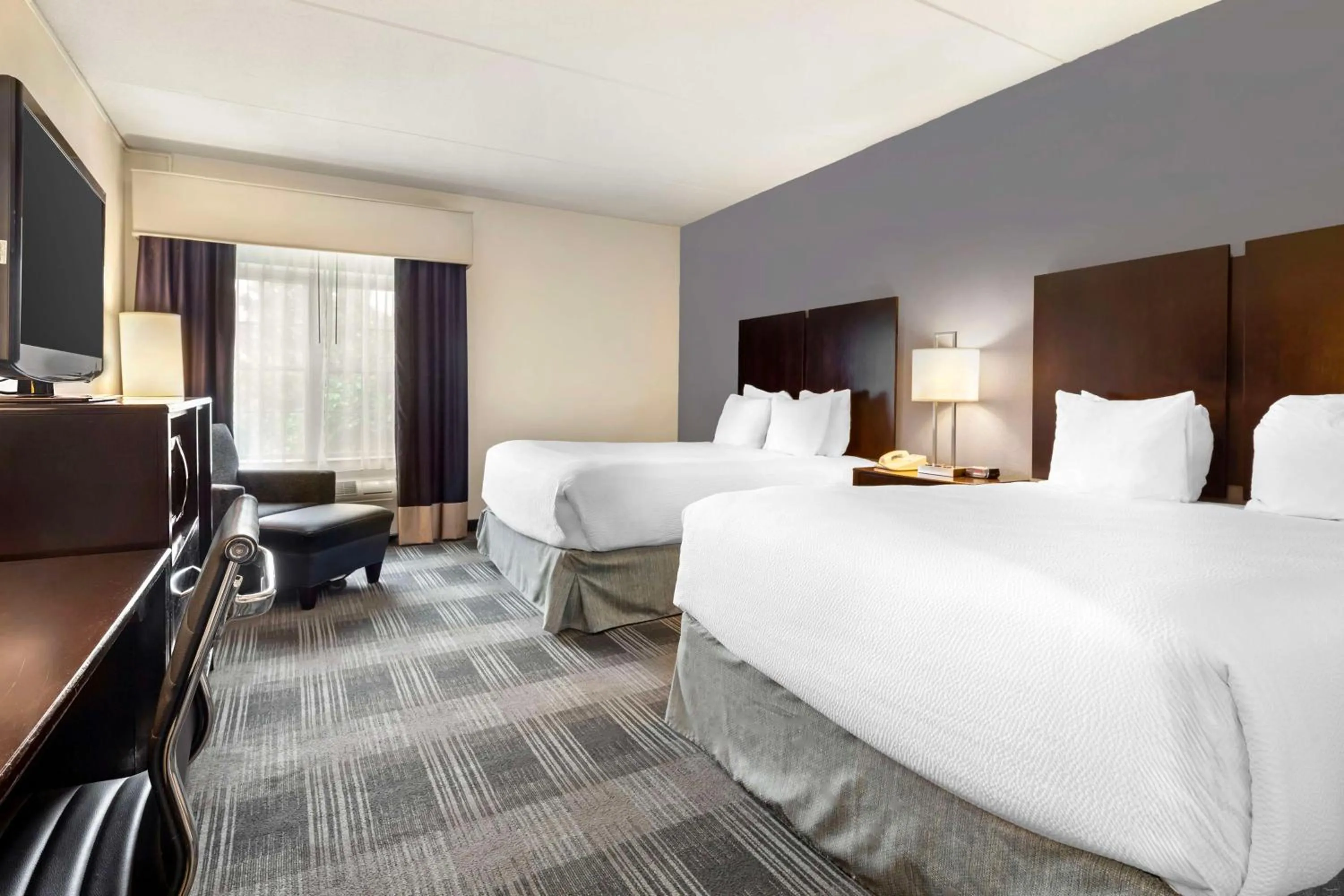 Queen Room with Two Queen Beds - Non Smoking in Best Western Hartford Hotel and Suites