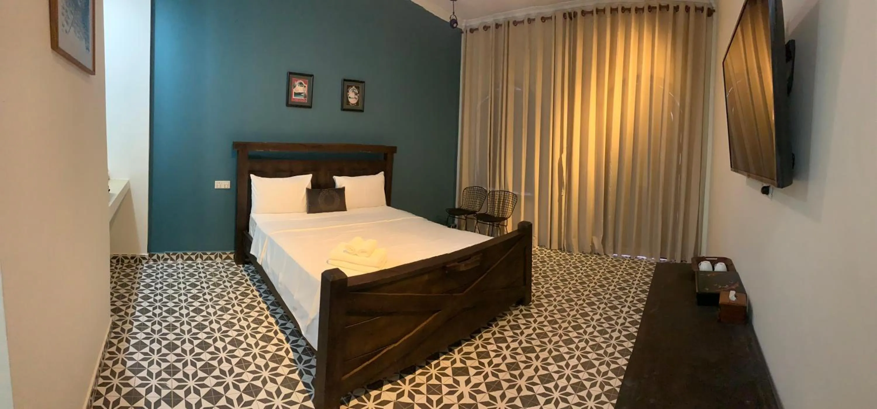 Deluxe Single Room with Balcony - single occupancy in The J Break Boutique