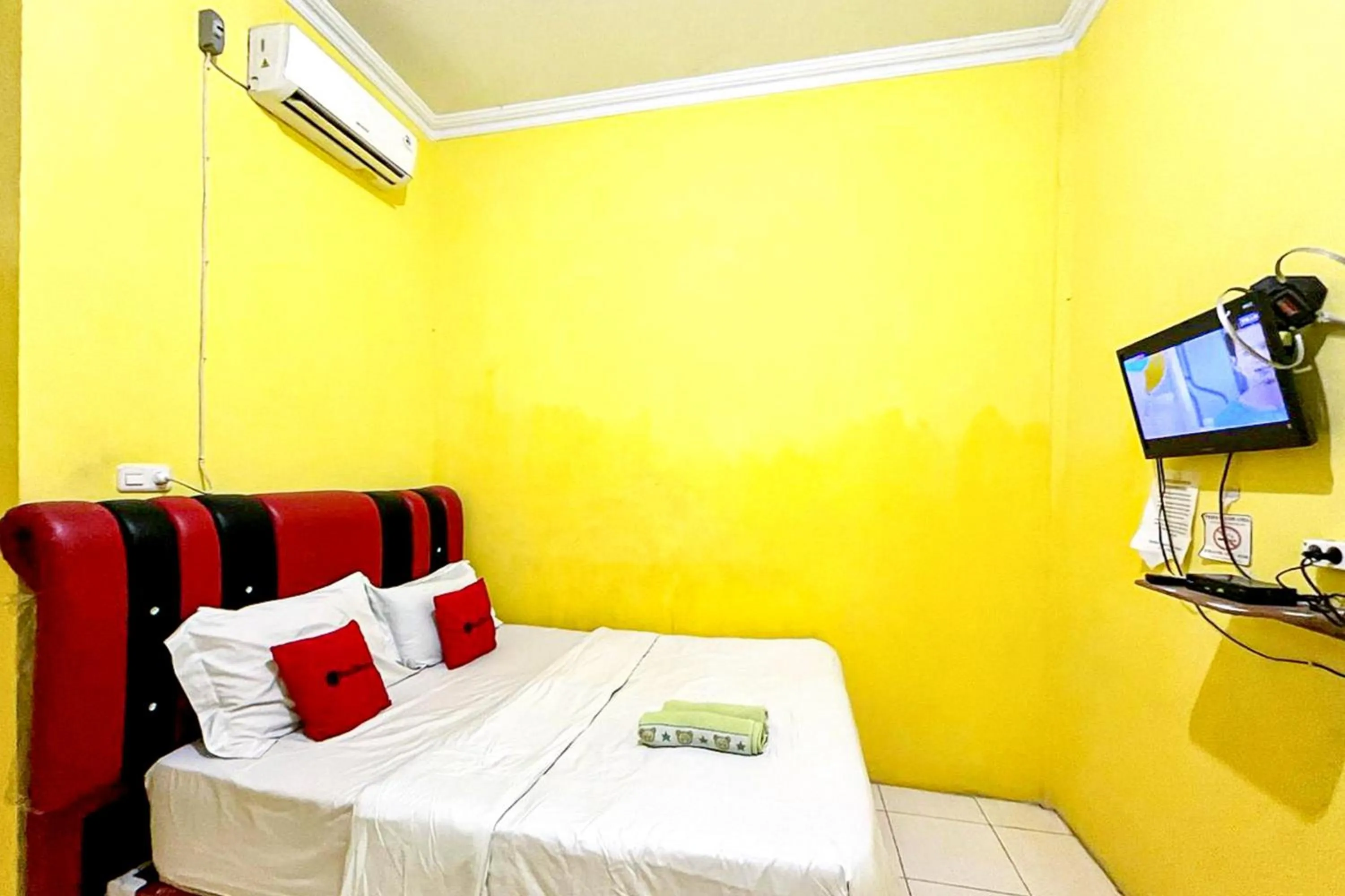 Standard Double Room in Hotel Alam Lestari RedPartner