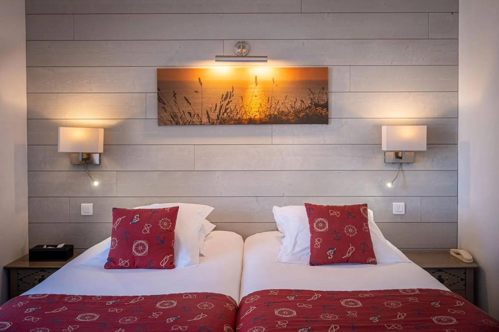 "Ile de Molène" Room with Countryside/Courtyard View in Hotel Restaurant De La Plage