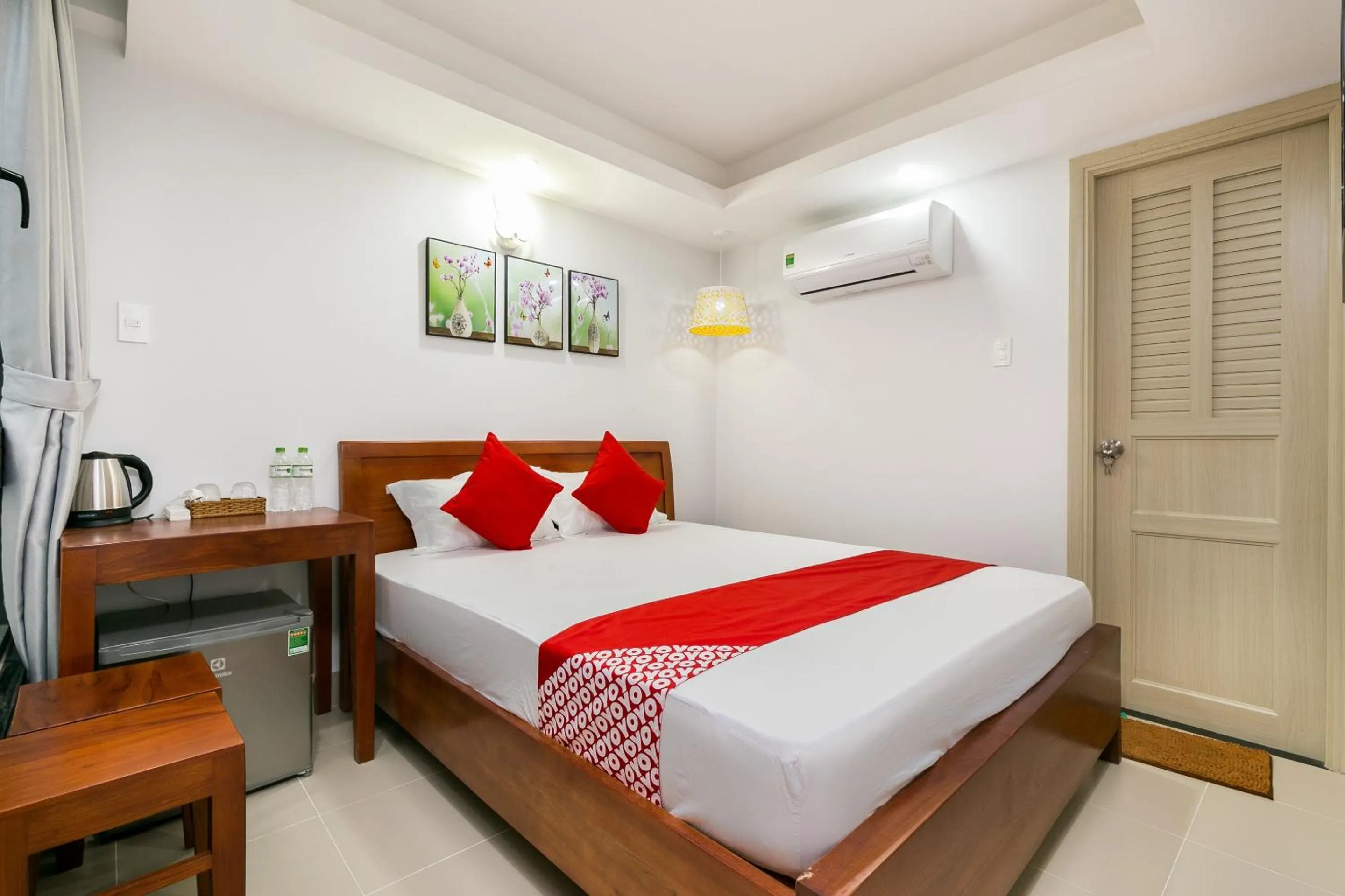 Budget Double Room in Super OYO 520 Friendly Homestay
