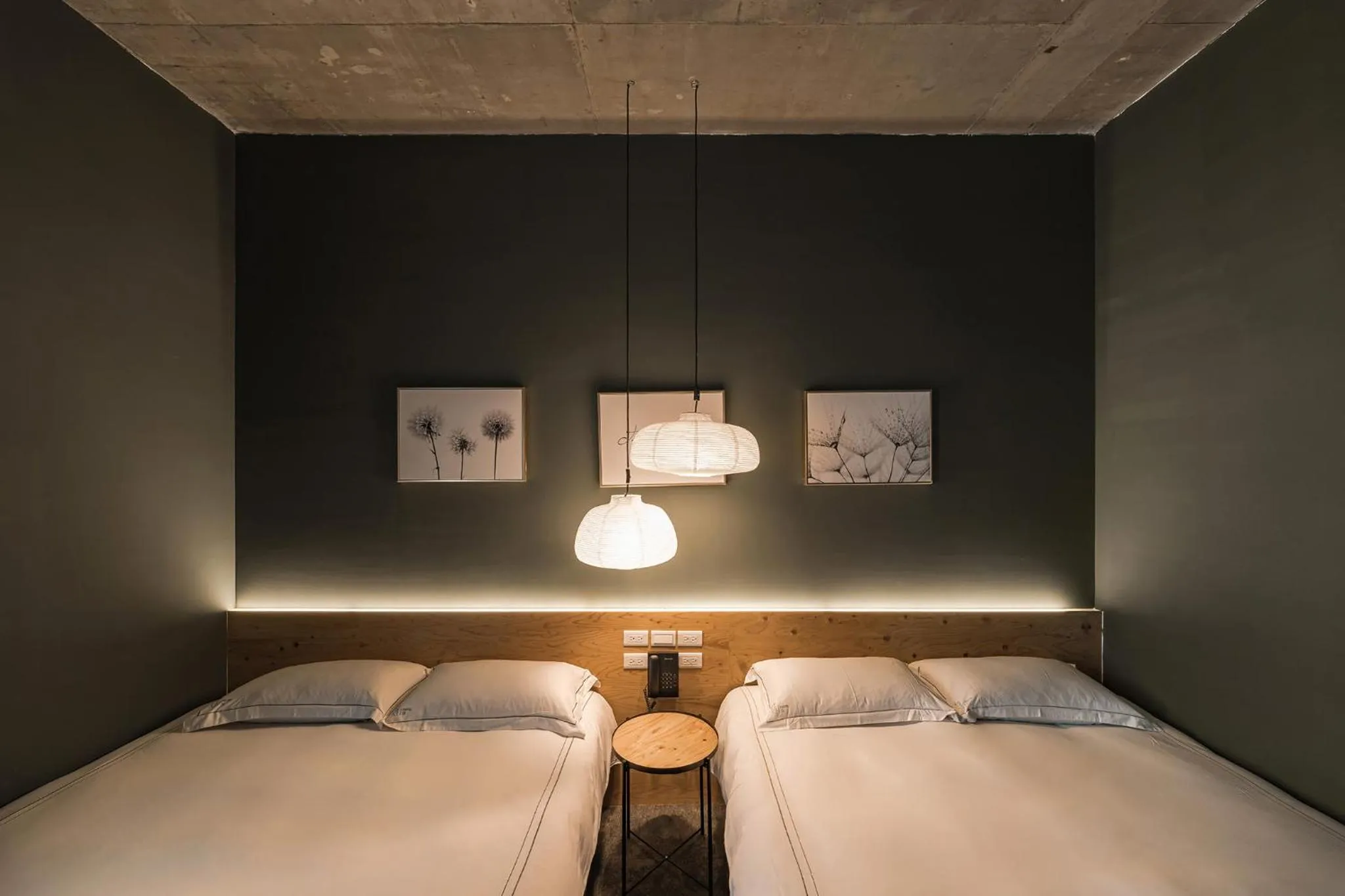 Deluxe Quadruple Room in SI Hotel