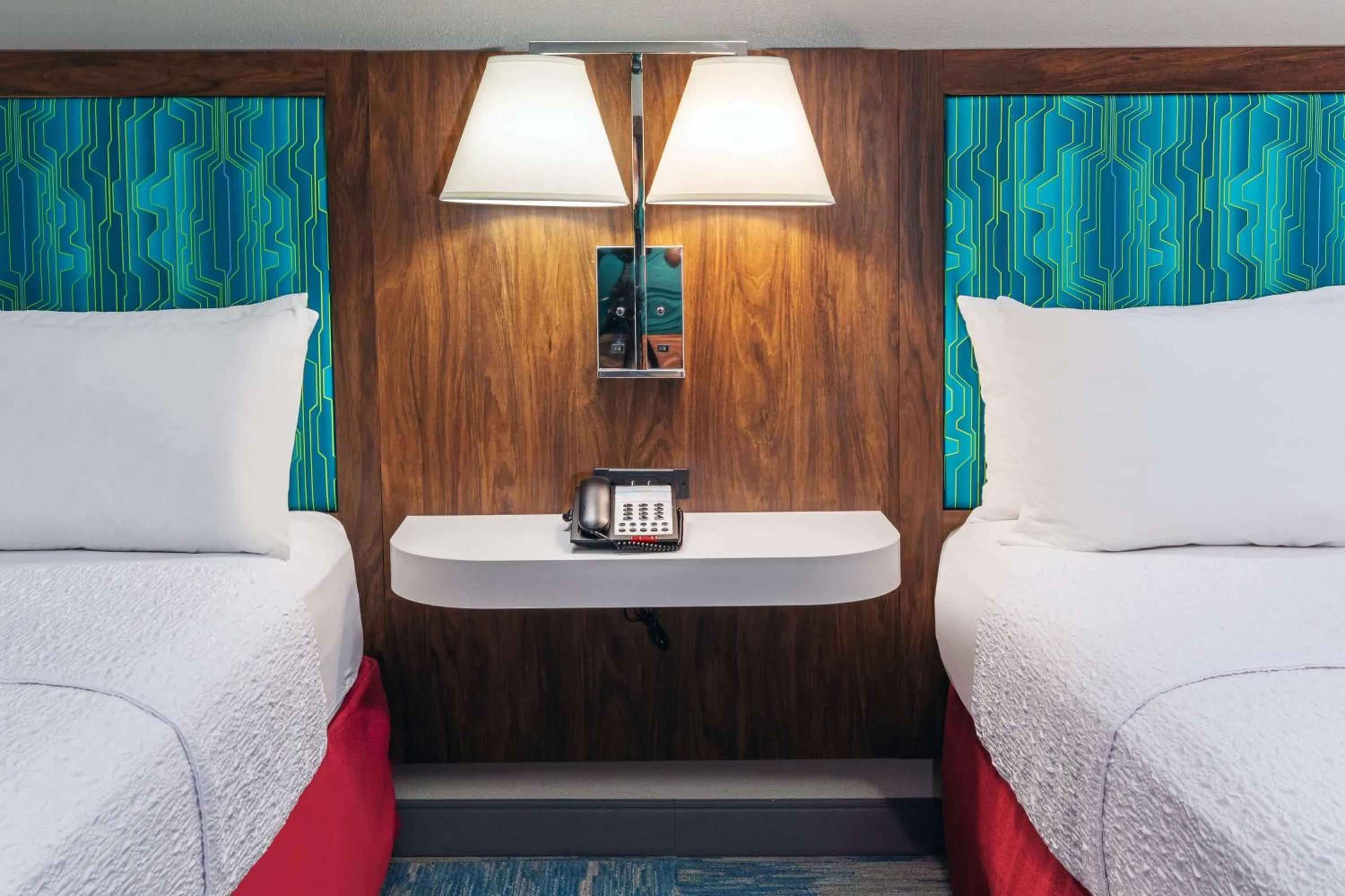 Queen Room with Two Queen Beds - Mobility and Hearing Access/Non-Smoking in Hampton Inn and Suites Houston Central