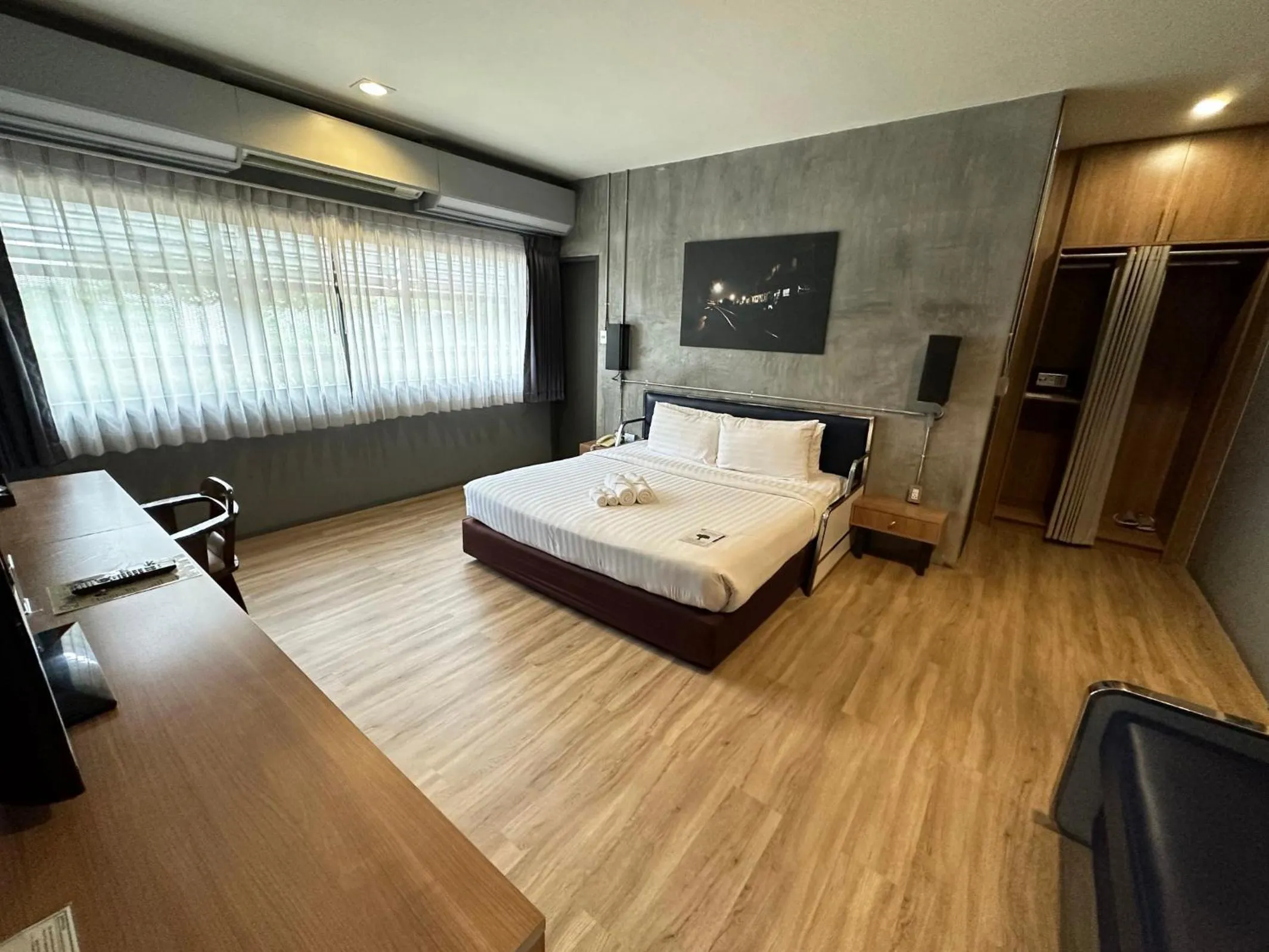 Deluxe King Room in The Terminal Khon Kaen Hotel
