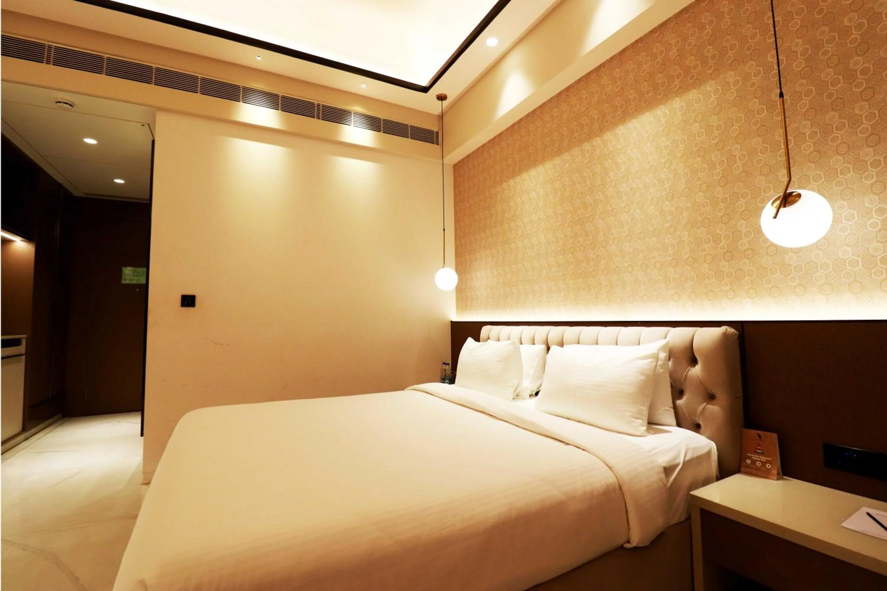 Deluxe Room in Seven Eleven Hotels and Club