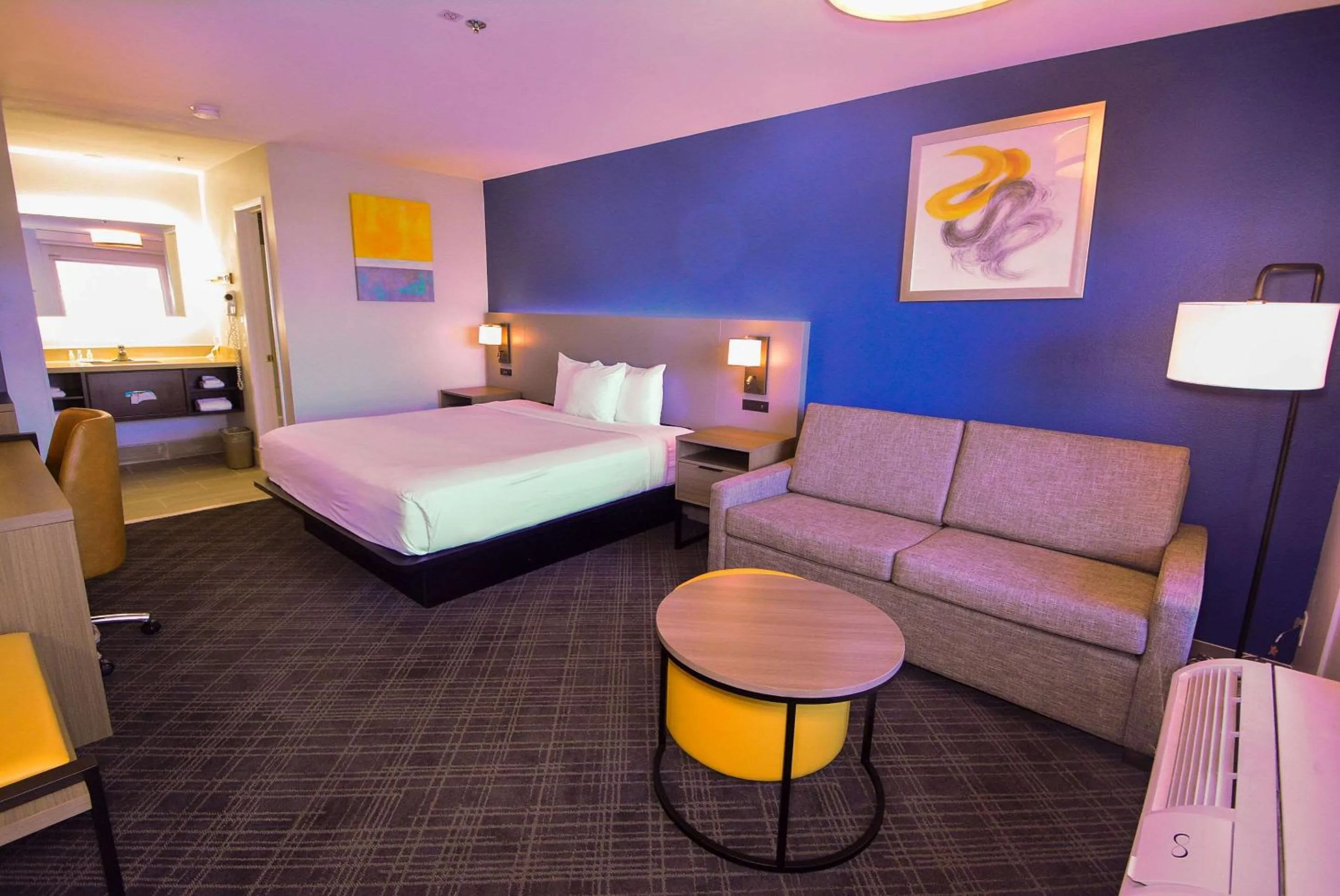 Standard Room, 1 King Bed, Accessible Tub, Non Smoking in Comfort Inn Encinitas Near Legoland