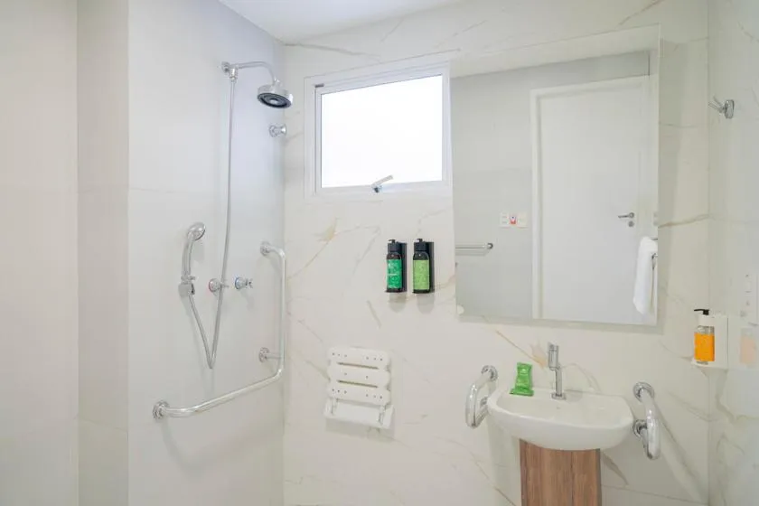 Family Room - Disability Access in Beach Park Resort - Wellness